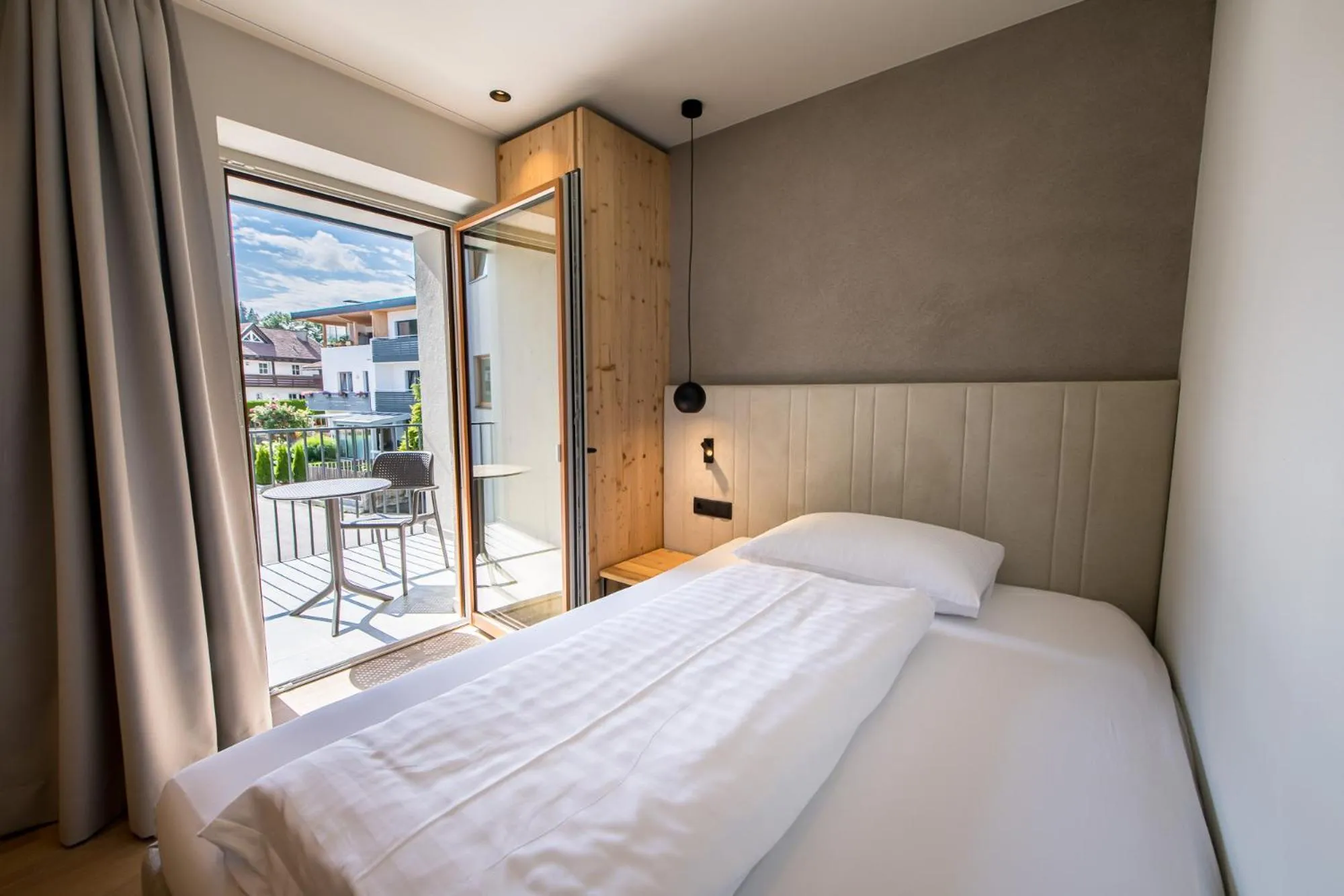 Bedroom, Bed in Hotel Sonnenheim