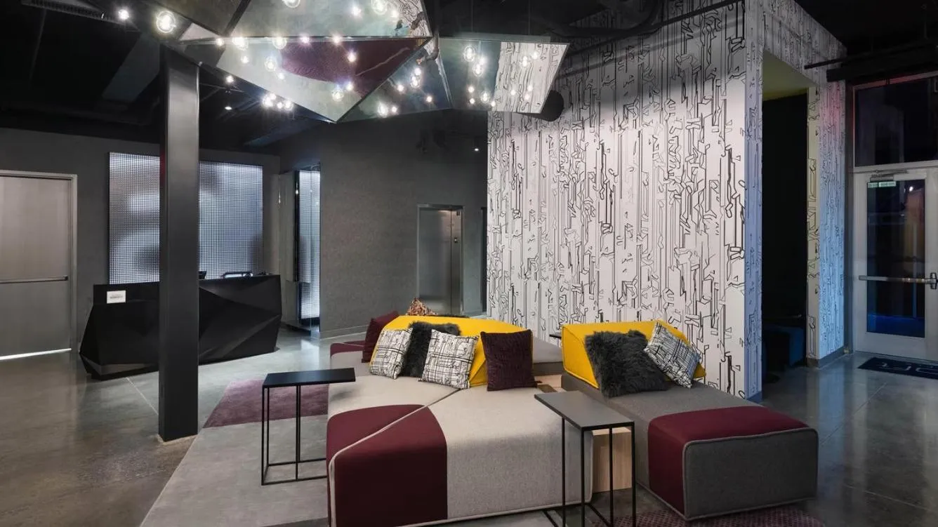 Bed in Aloft Cincinnati West Chester