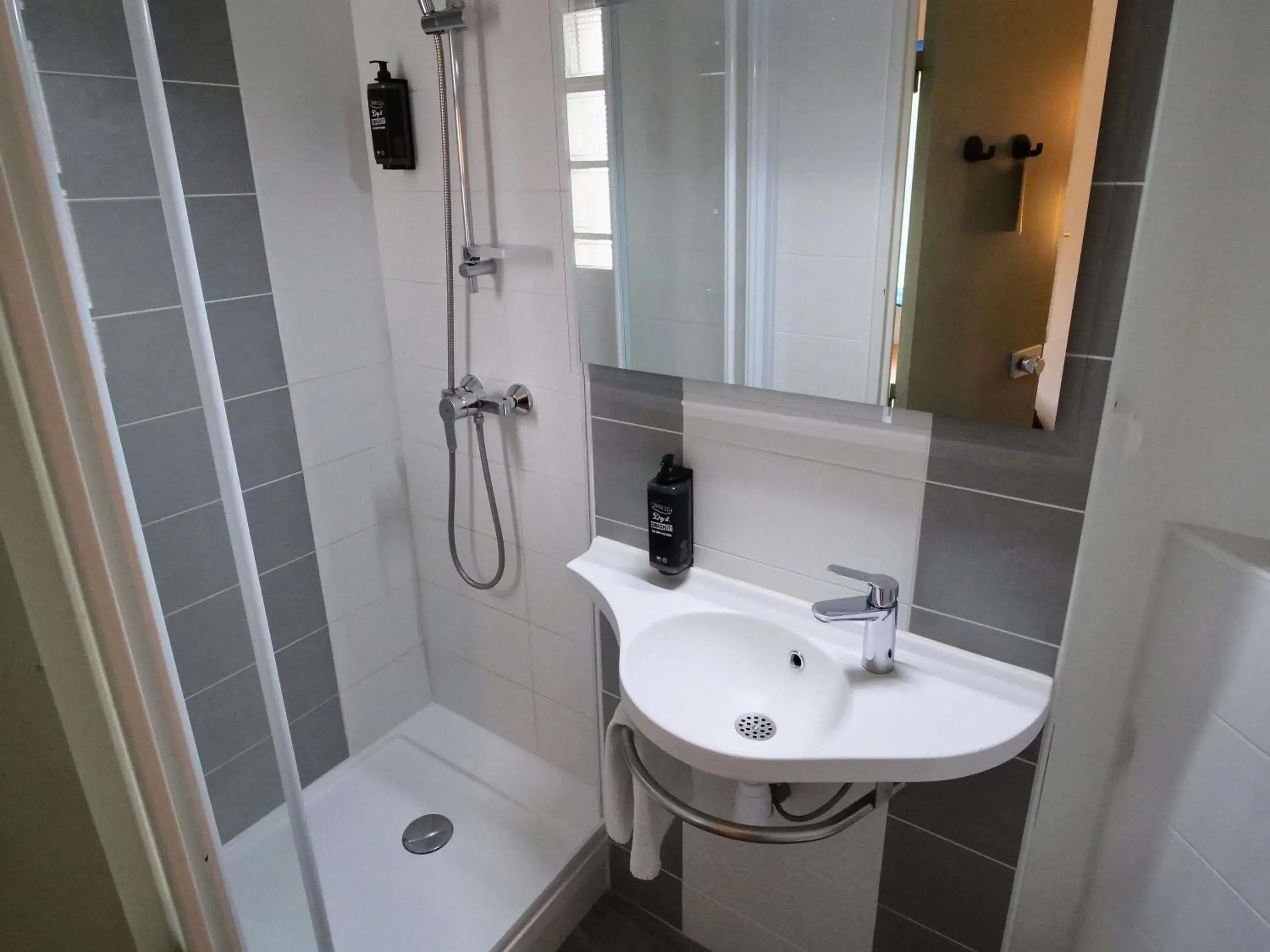 Bedroom in ibis budget Blois Centre Bedroom in ibis budget Blois Centre