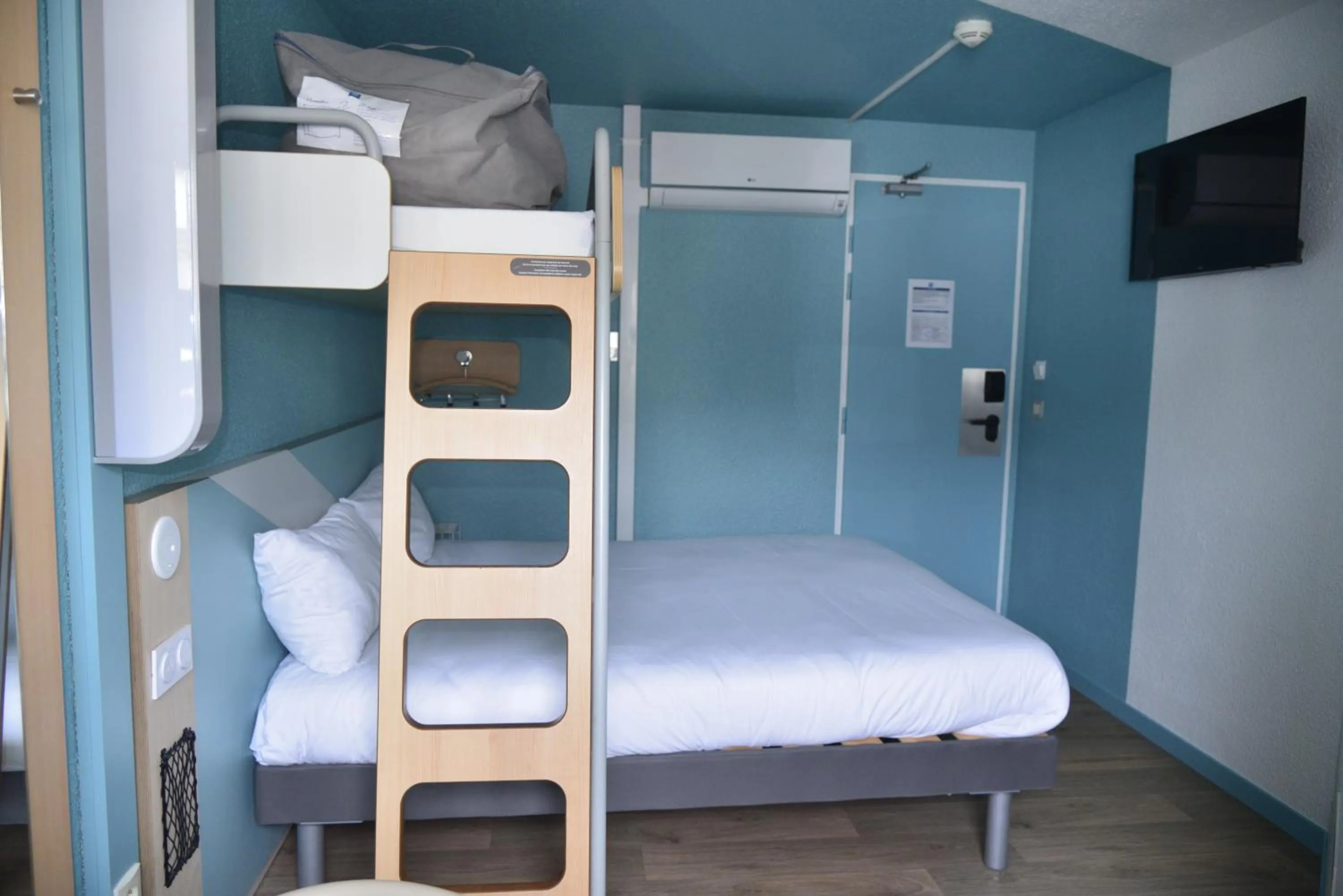 Bed in ibis budget Blois Centre