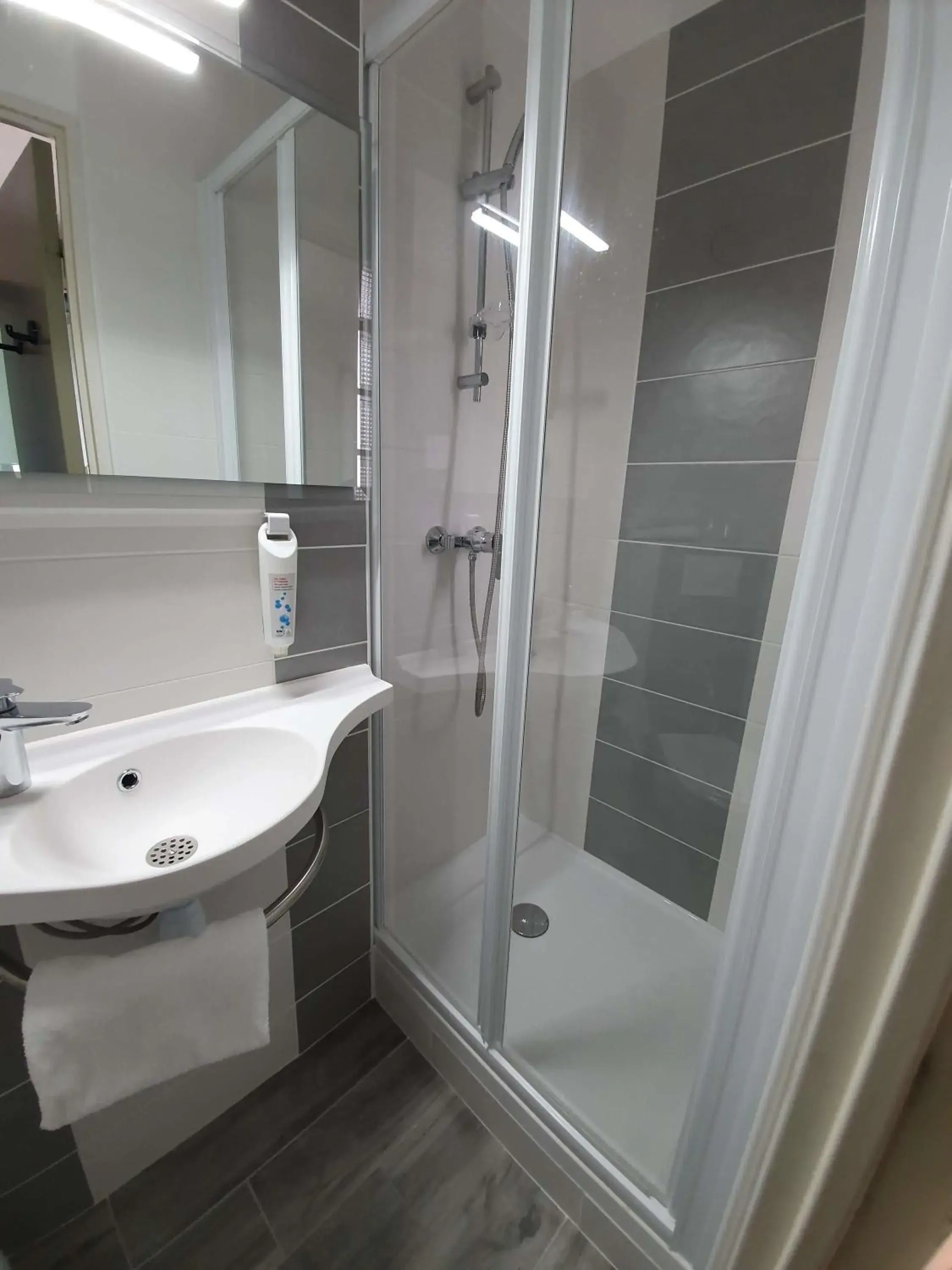 Bedroom in ibis budget Blois Centre Bedroom in ibis budget Blois Centre