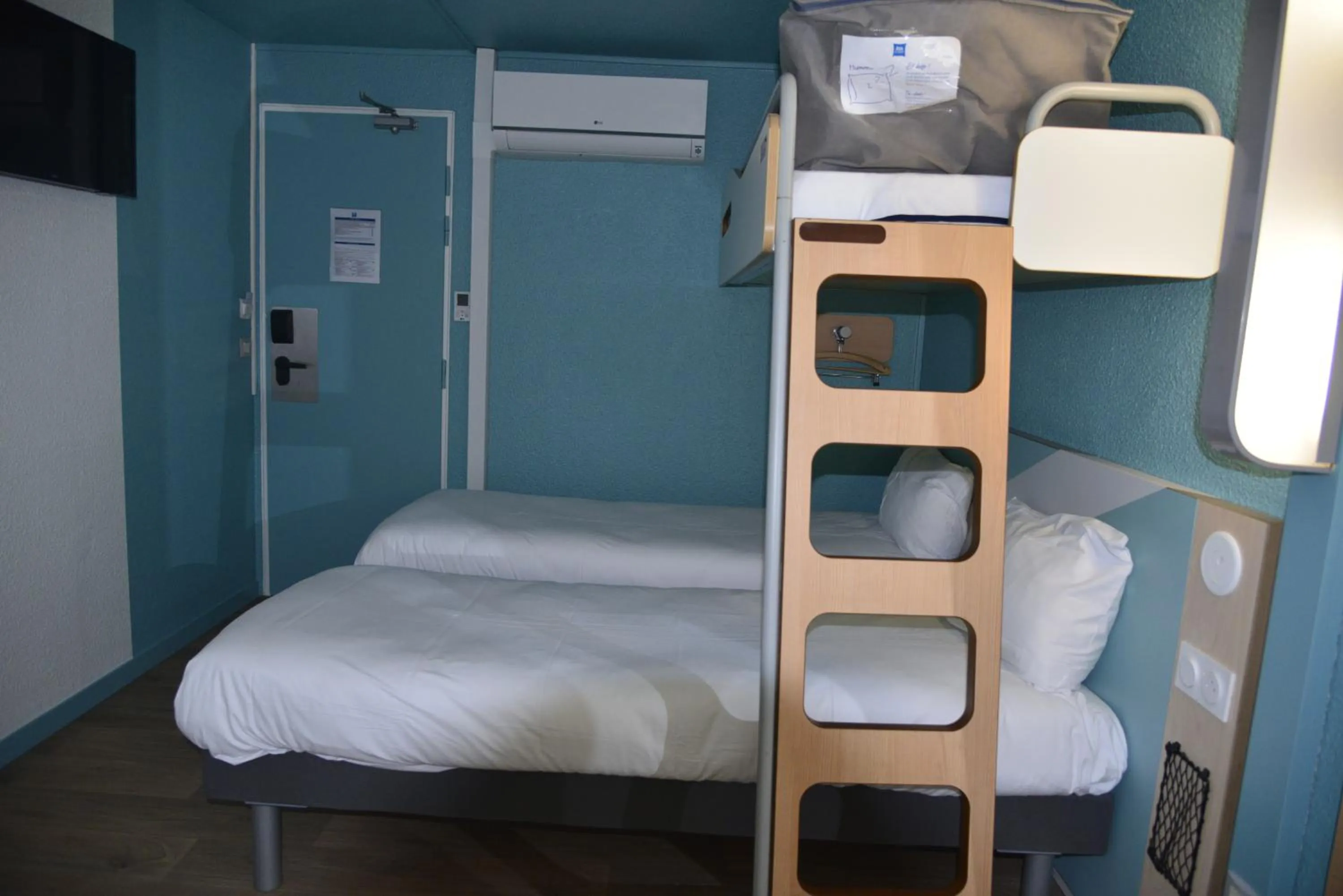 Bed in ibis budget Blois Centre