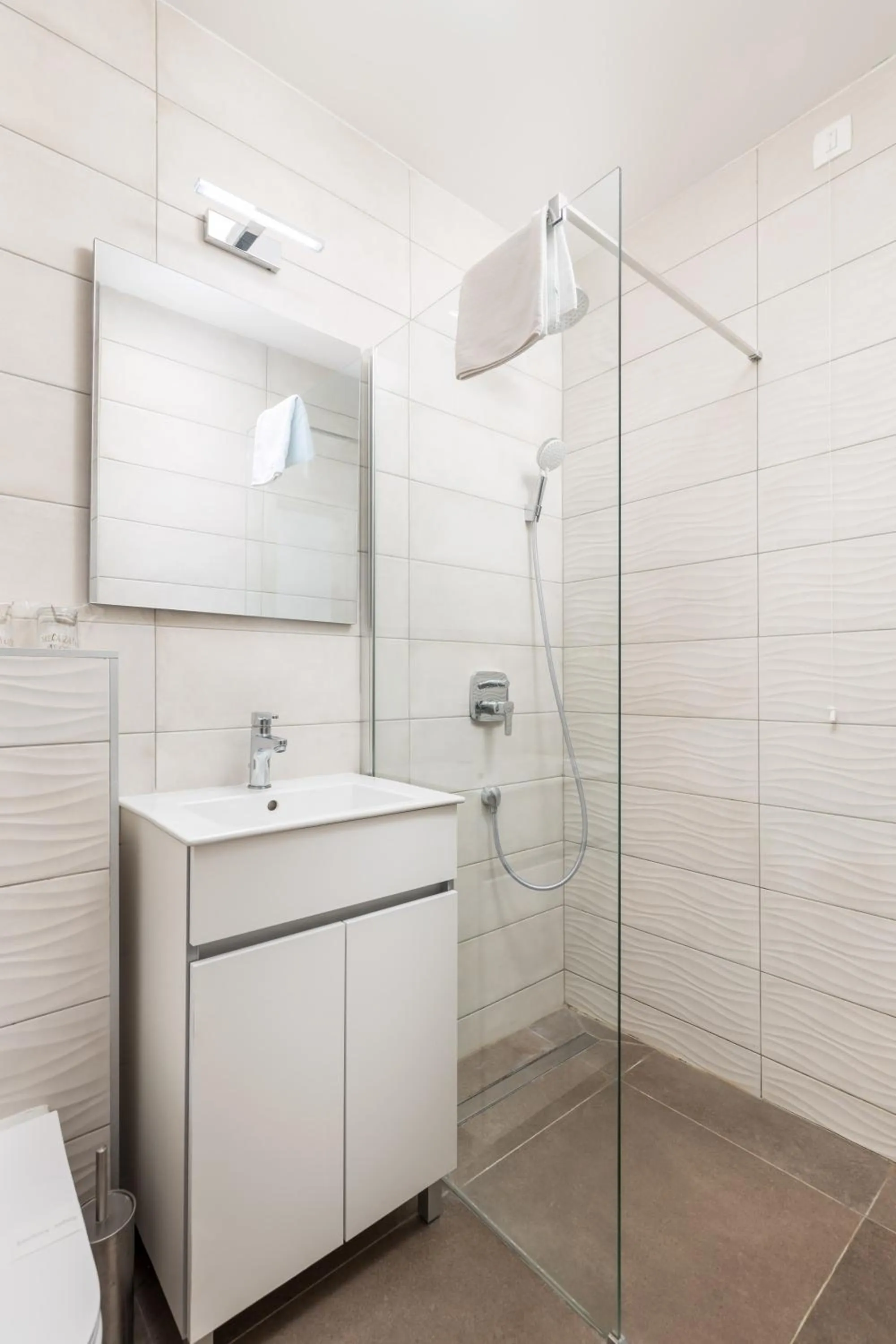 Shower in Ville Imperial Vodice