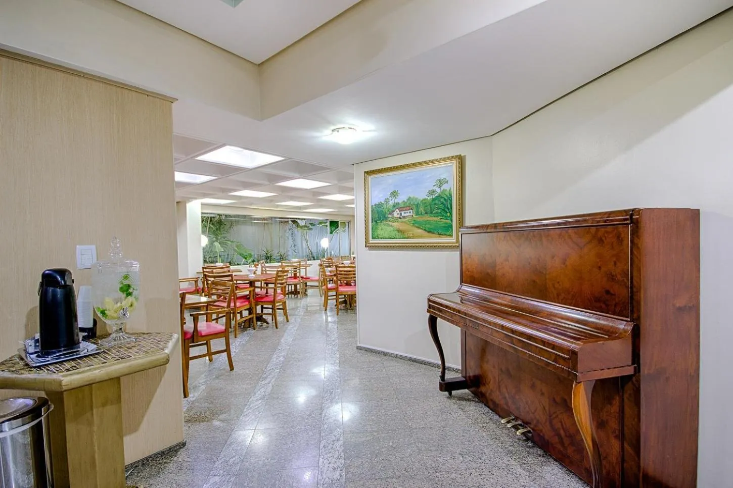 Lobby or reception in Hotel Golden Park Curitiba By Nacional Inn