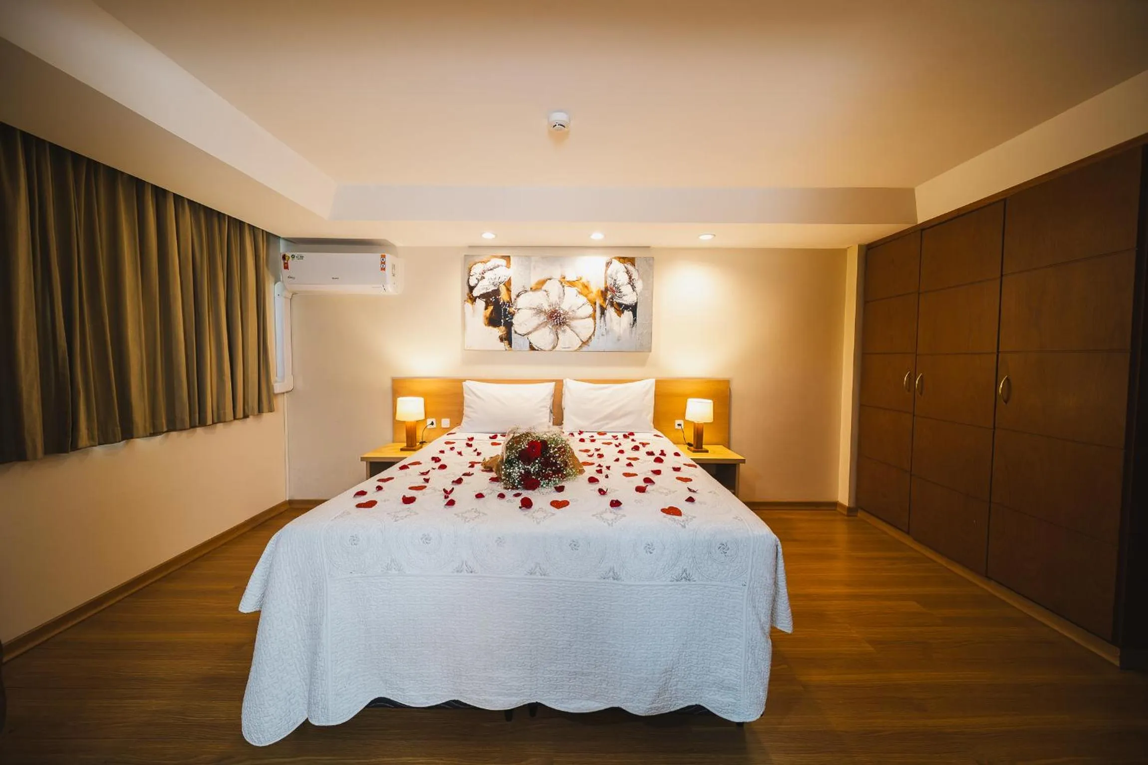 Decorative detail, Bed in Hotel Golden Park Curitiba By Nacional Inn