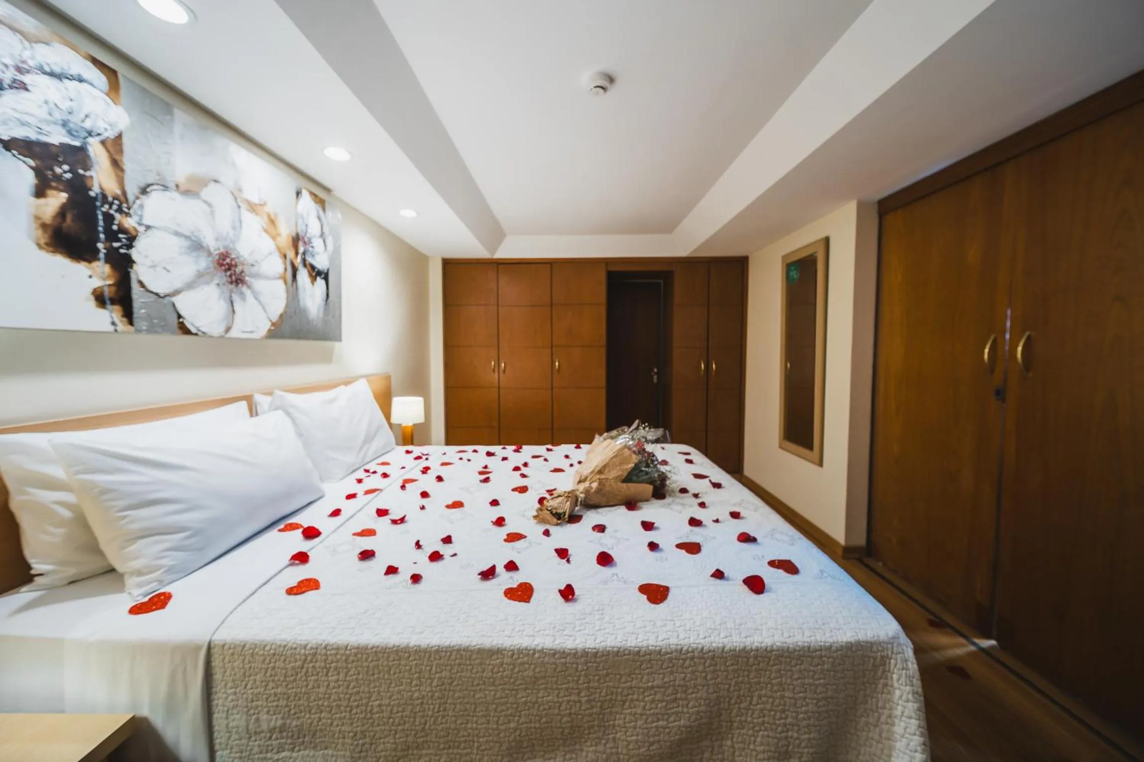 Decorative detail, Bed in Hotel Golden Park Curitiba By Nacional Inn