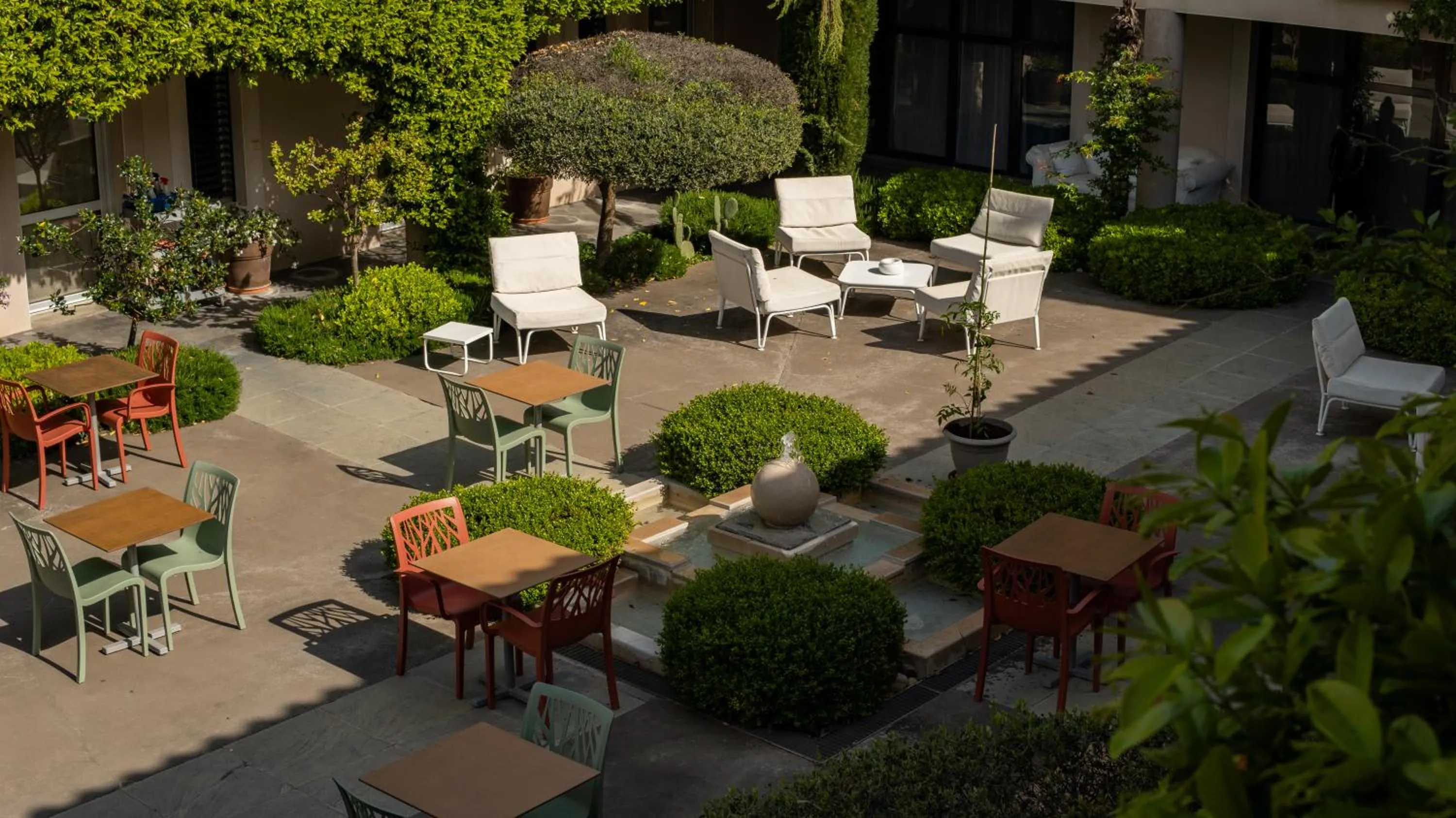 Property building in Patio De Violette