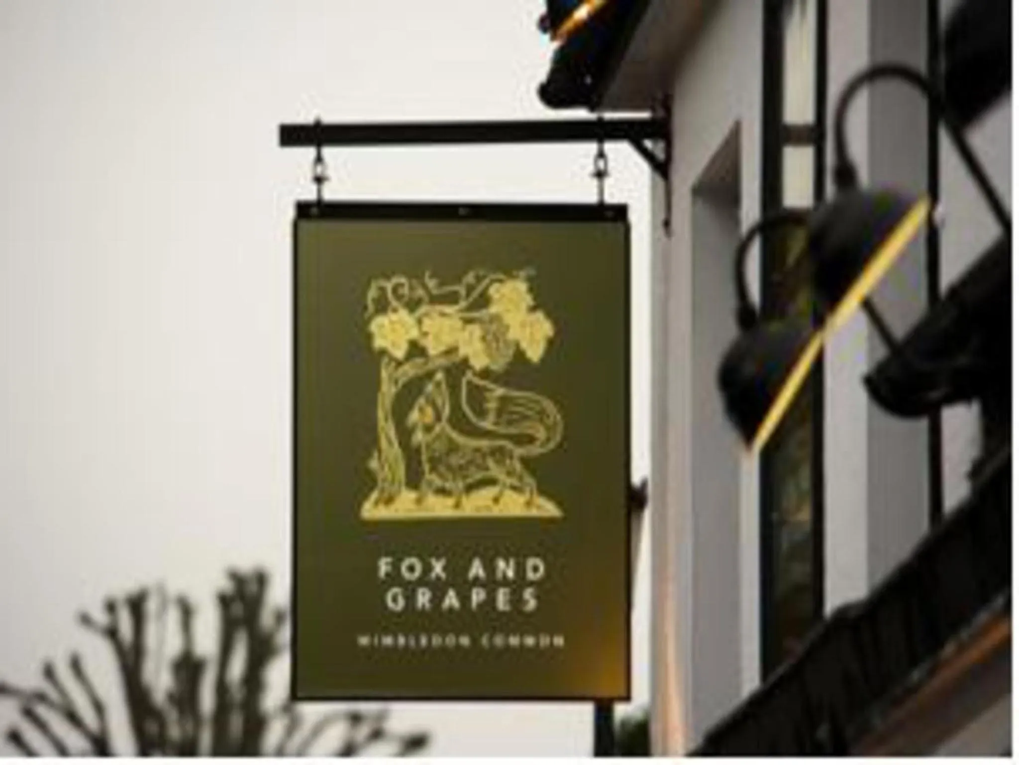 Facade/entrance in Fox and Grapes