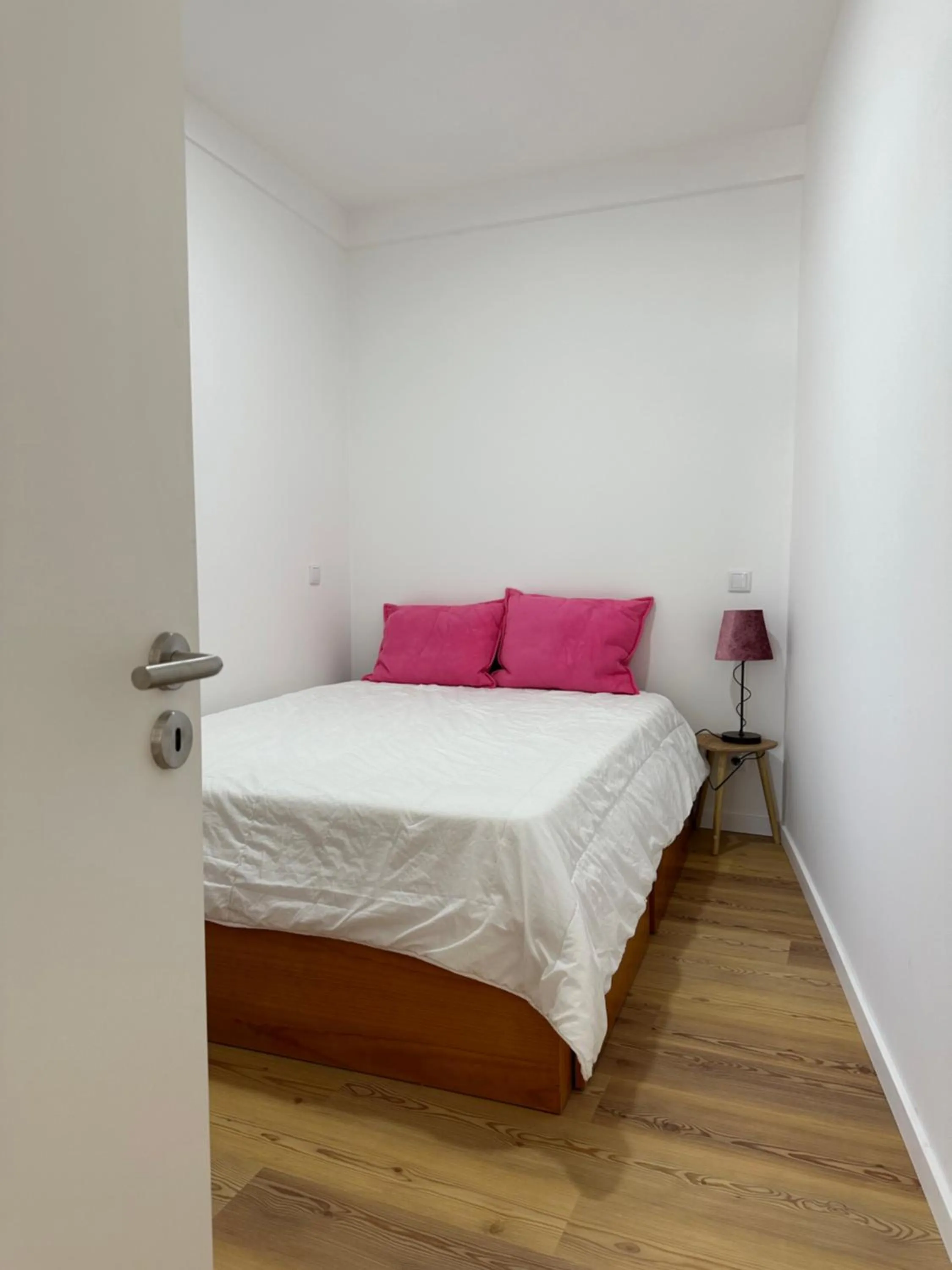 Bed in Glass Boutique - Rooms & Suites