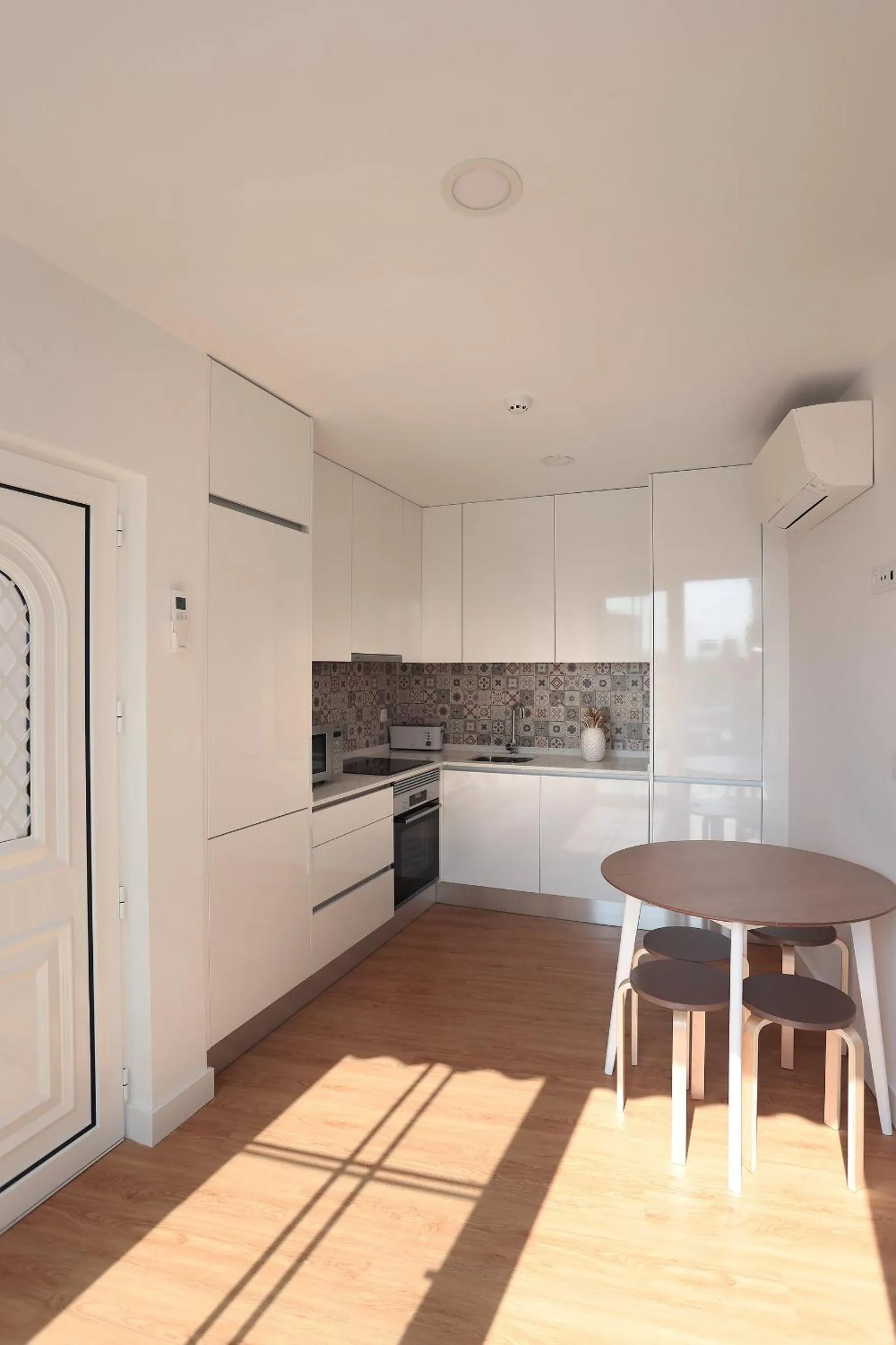 Communal kitchen in Glass Boutique - Rooms & Suites