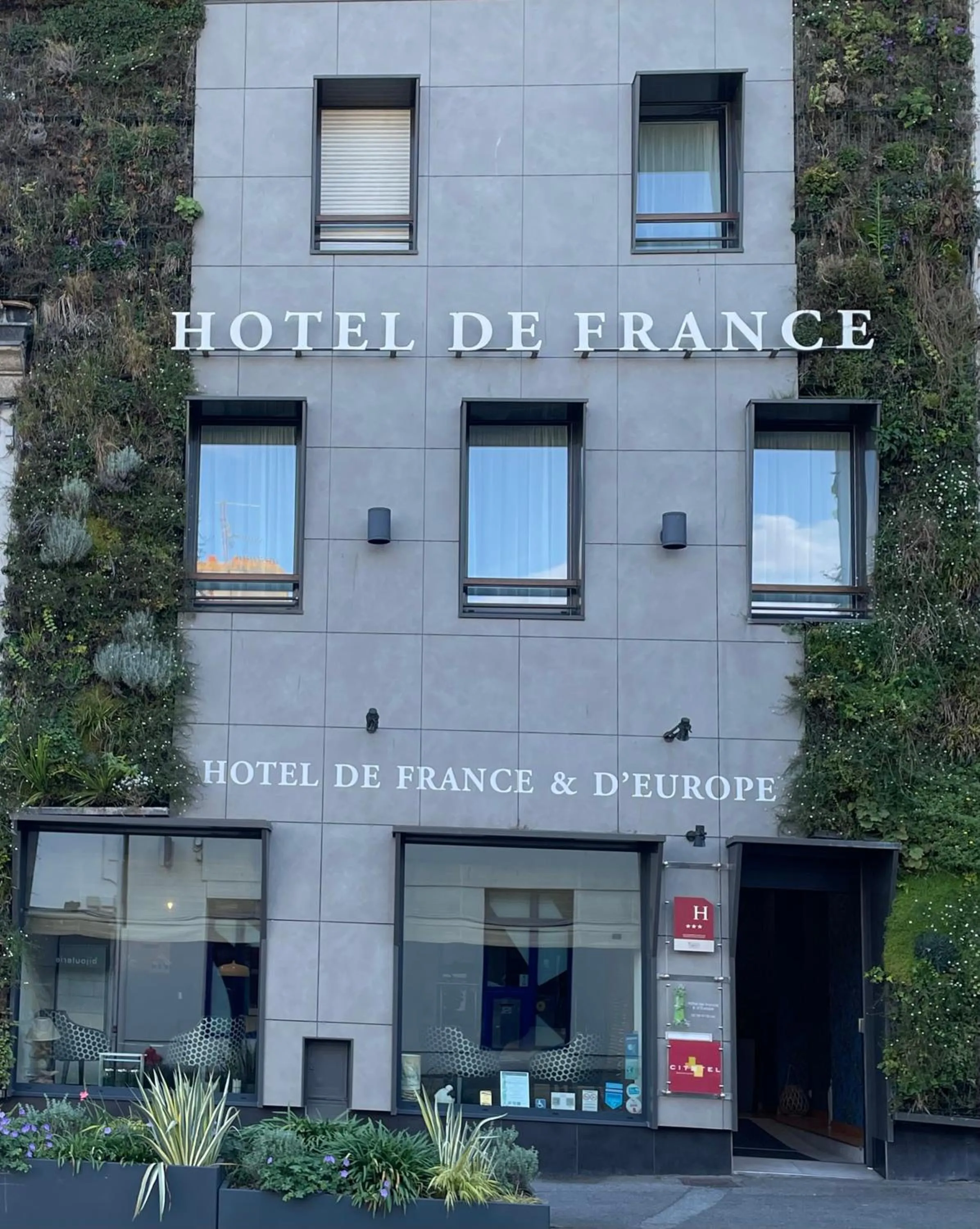 Property building in Cit'Hotel Hôtel de France et d'Europe