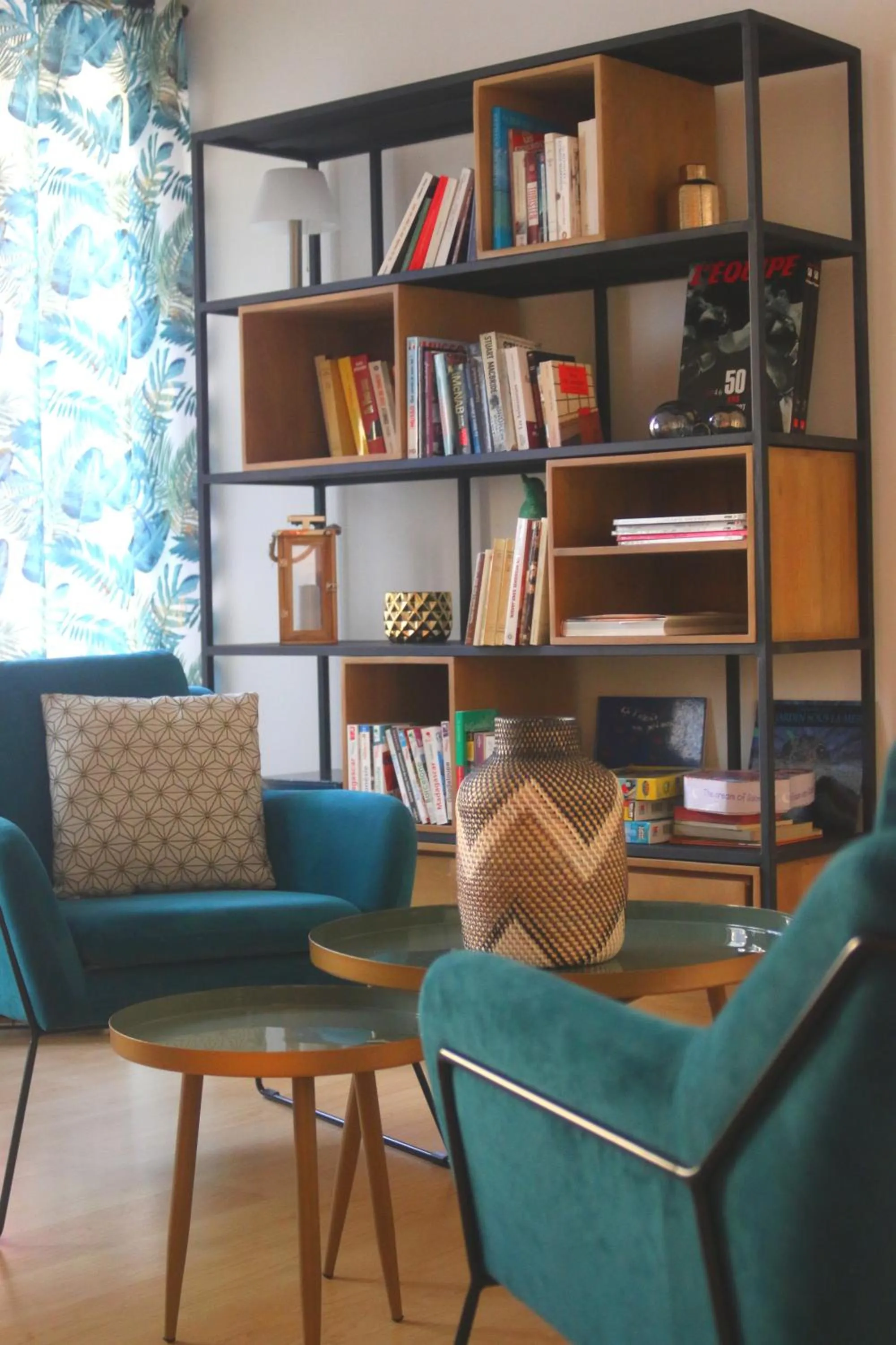 Library in Cit'Hotel Hôtel de France et d'Europe