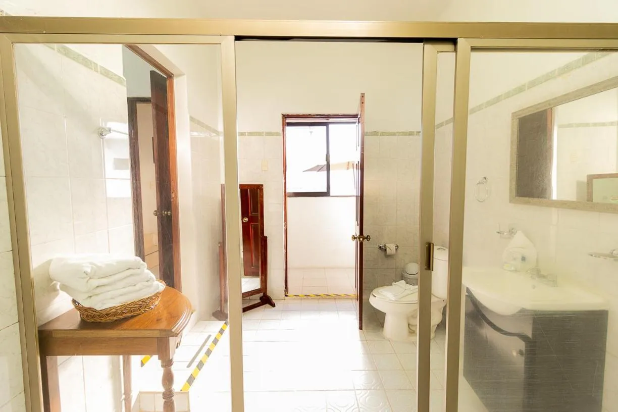 Bathroom in Hotel Casa Blanca
