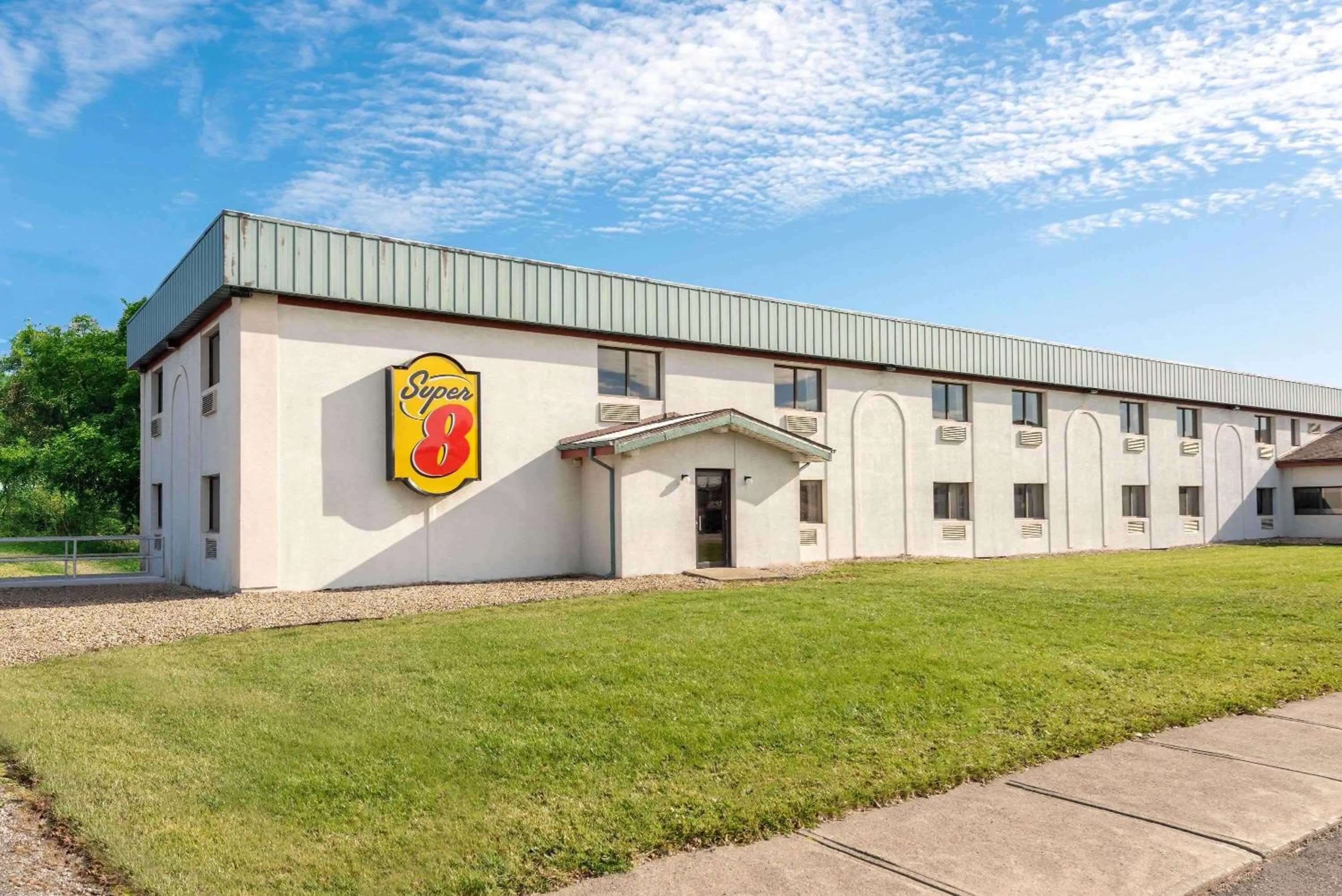 Property Building in Super 8 by Wyndham Cleveland