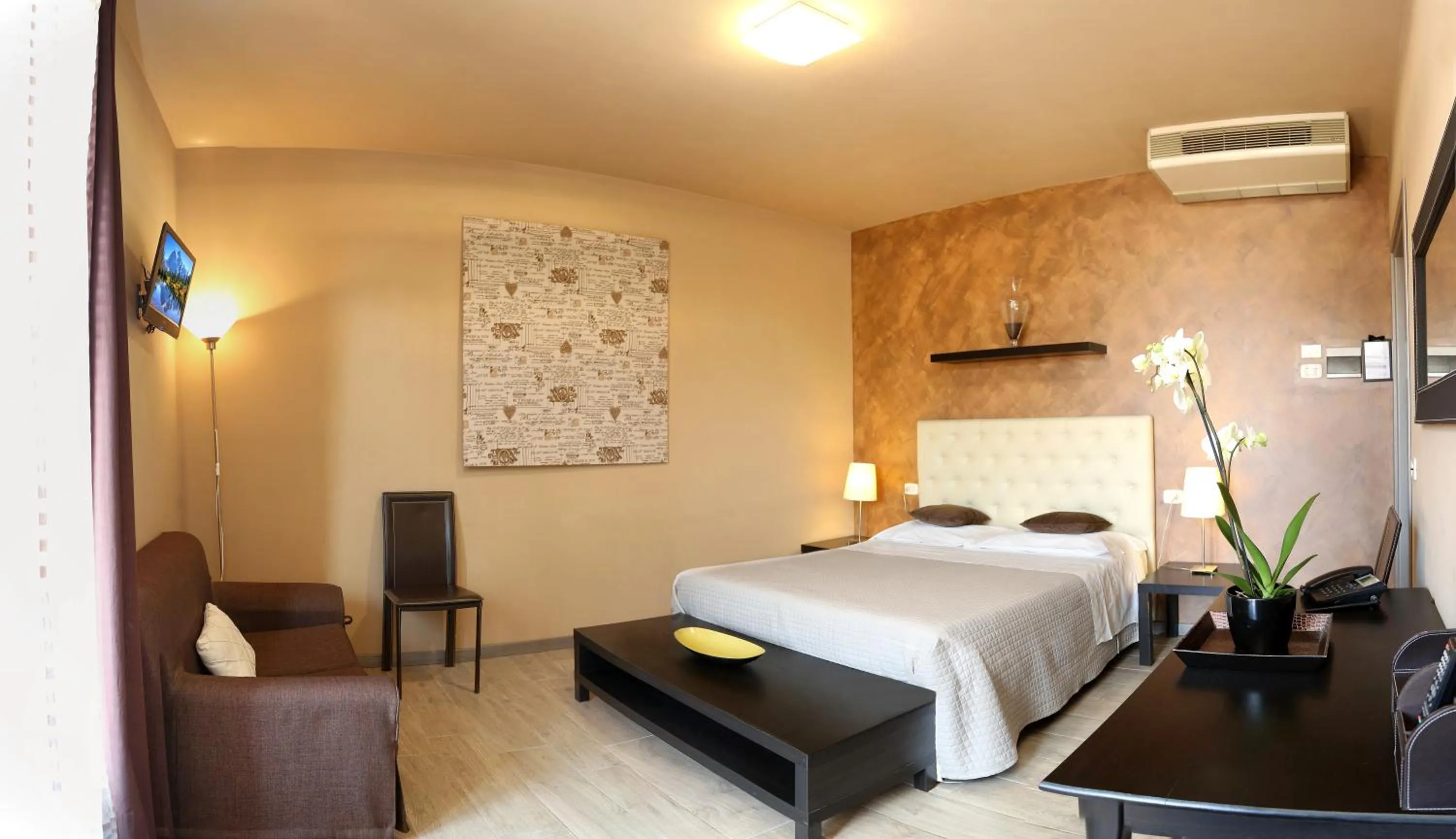 TV and multimedia, Bed in Hotel Residenza Alighieri