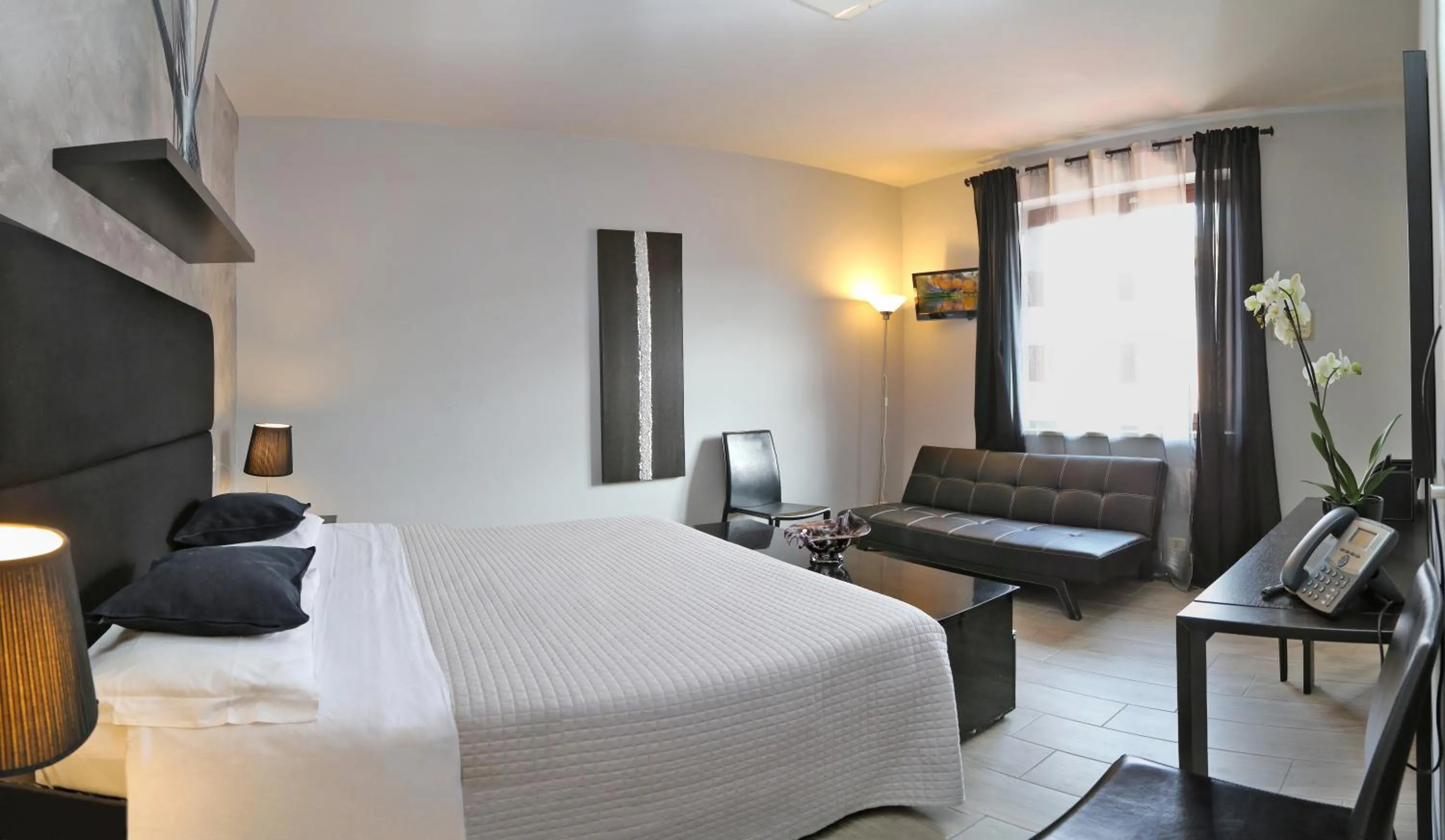TV and multimedia, Bed in Hotel Residenza Alighieri