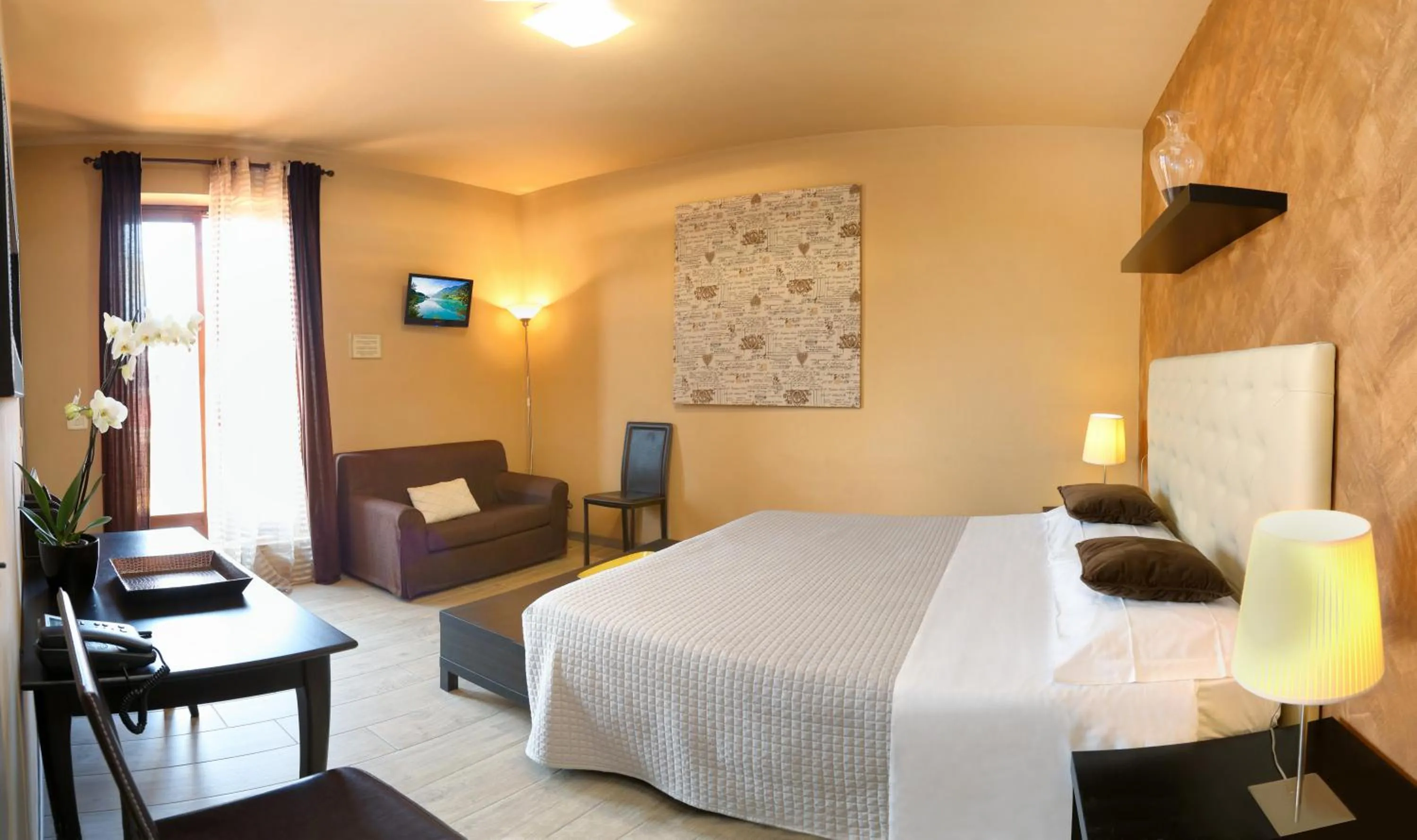 TV and multimedia, Bed in Hotel Residenza Alighieri