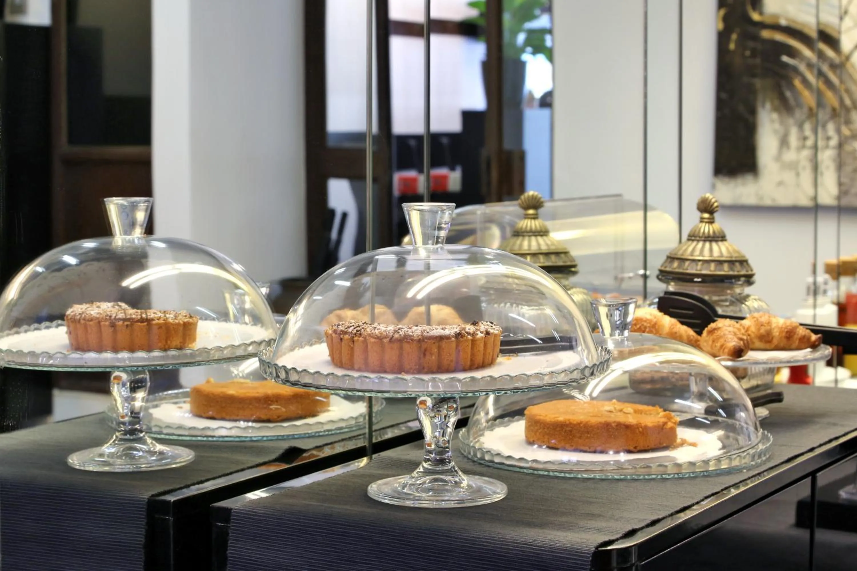 Buffet breakfast in Hotel Residenza Alighieri