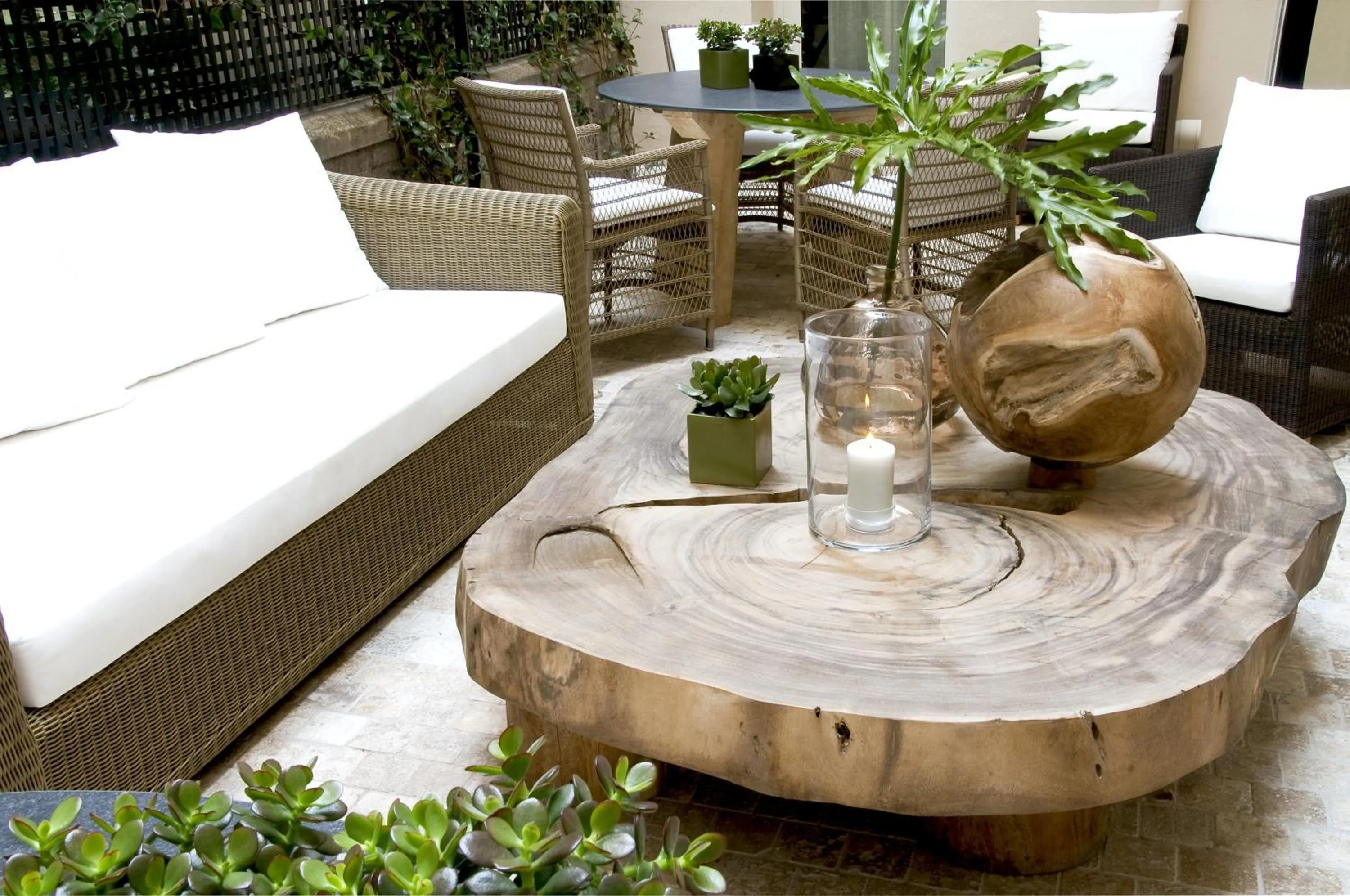 Decorative detail in Hôtel Recamier