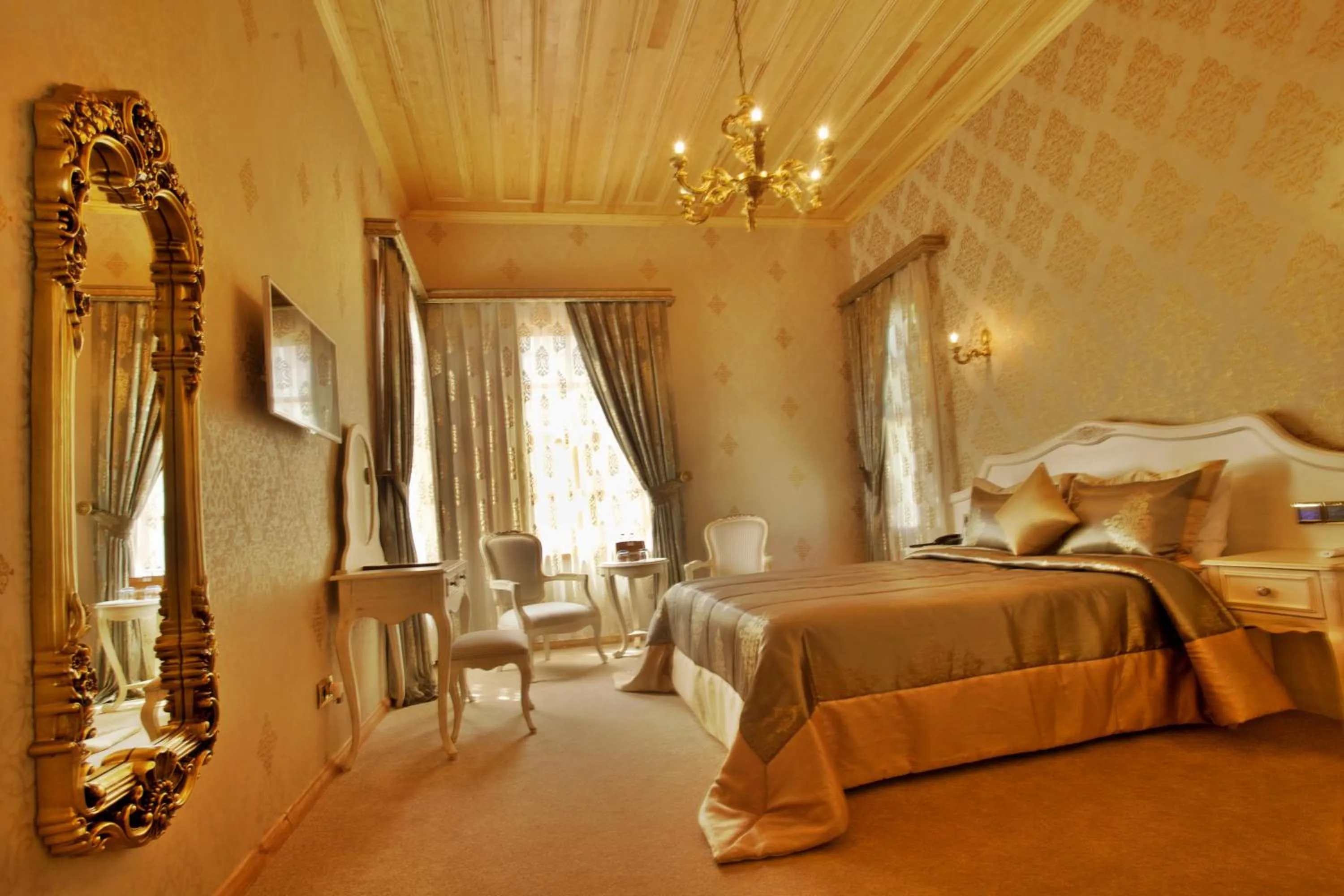 Photo of the whole room, Bed in Ada Palas Buyukada