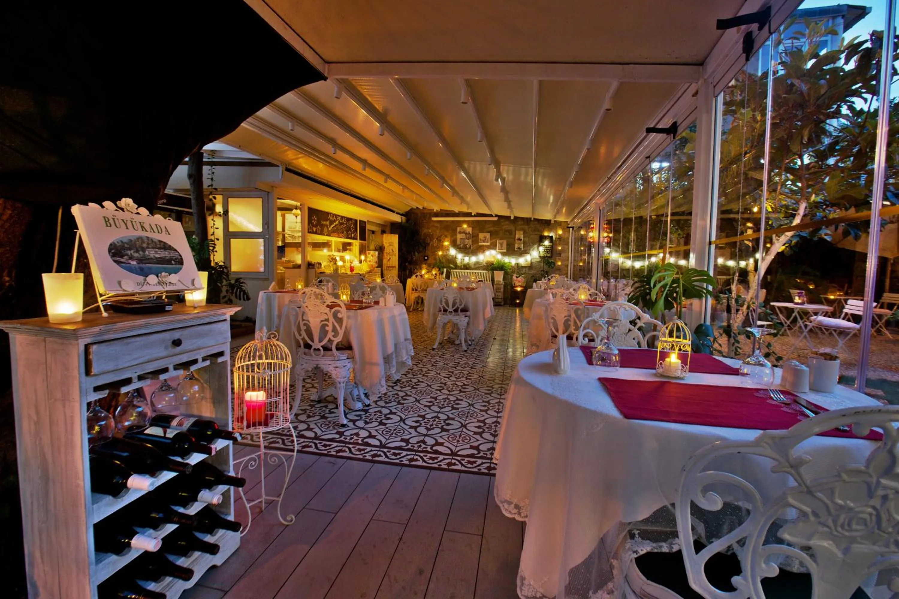 Restaurant/places to eat in Ada Palas Buyukada