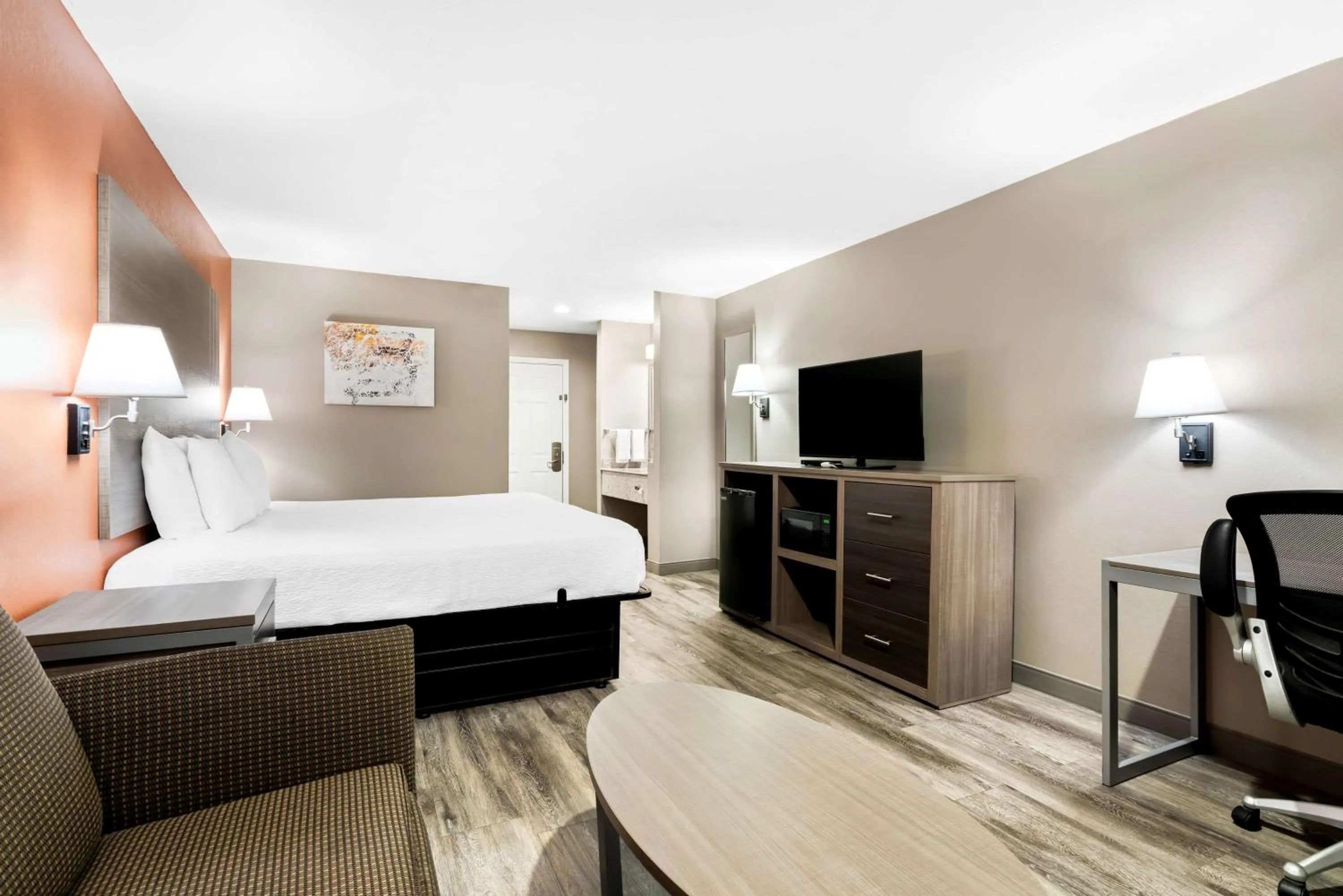 Bedroom, Bed in Best Western Gateway Inn