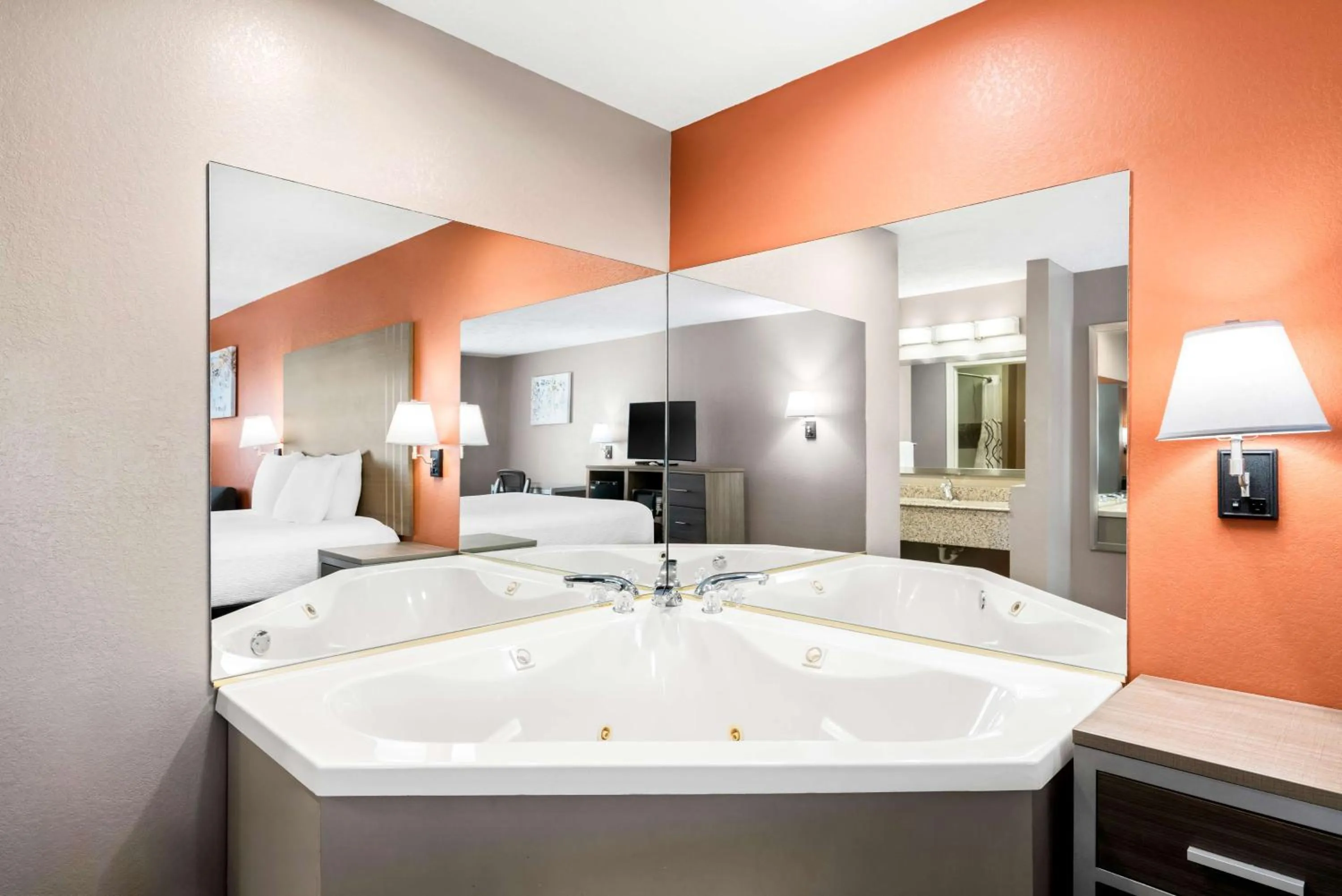 Spa and wellness centre/facilities in Best Western Gateway Inn