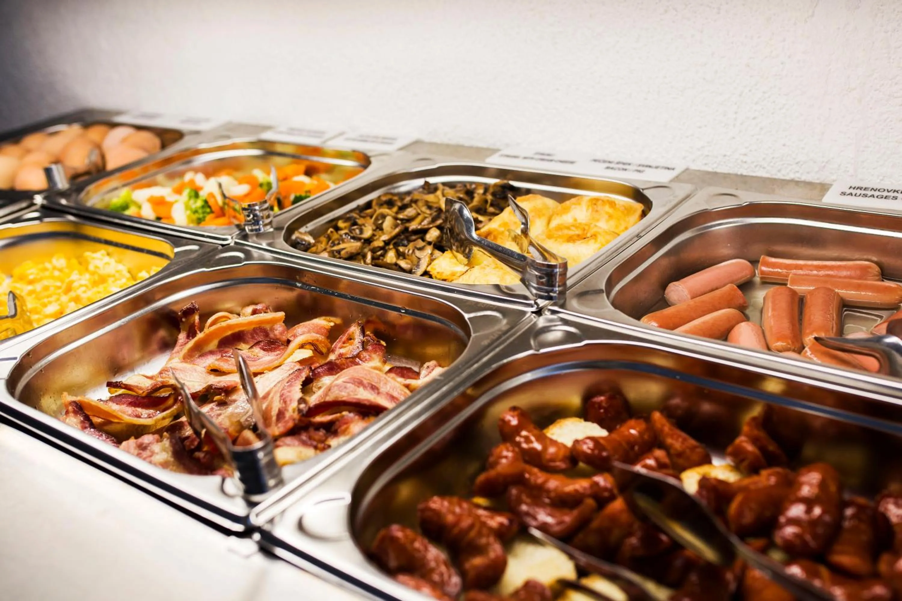 Breakfast in Garden Hotel