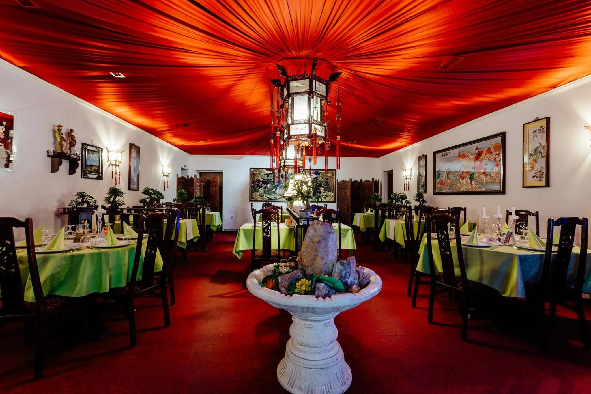 Restaurant/places to eat in Penzion Panda