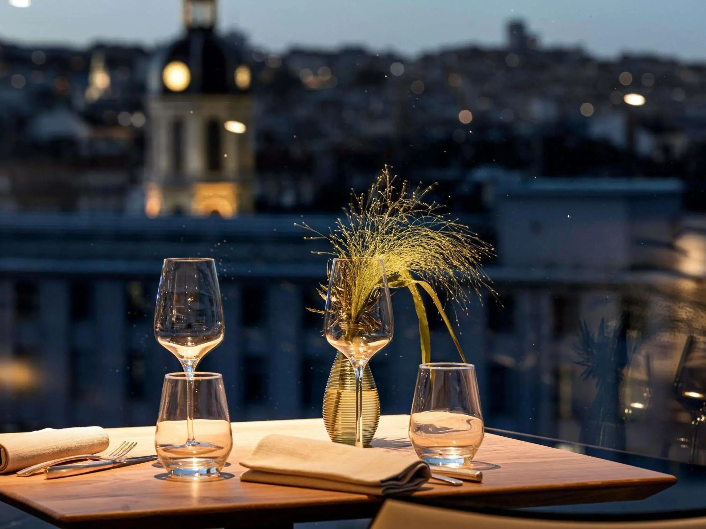 Restaurant/places to eat in Sofitel Lyon Bellecour Restaurant/places to eat in Sofitel Lyon Bellecour
