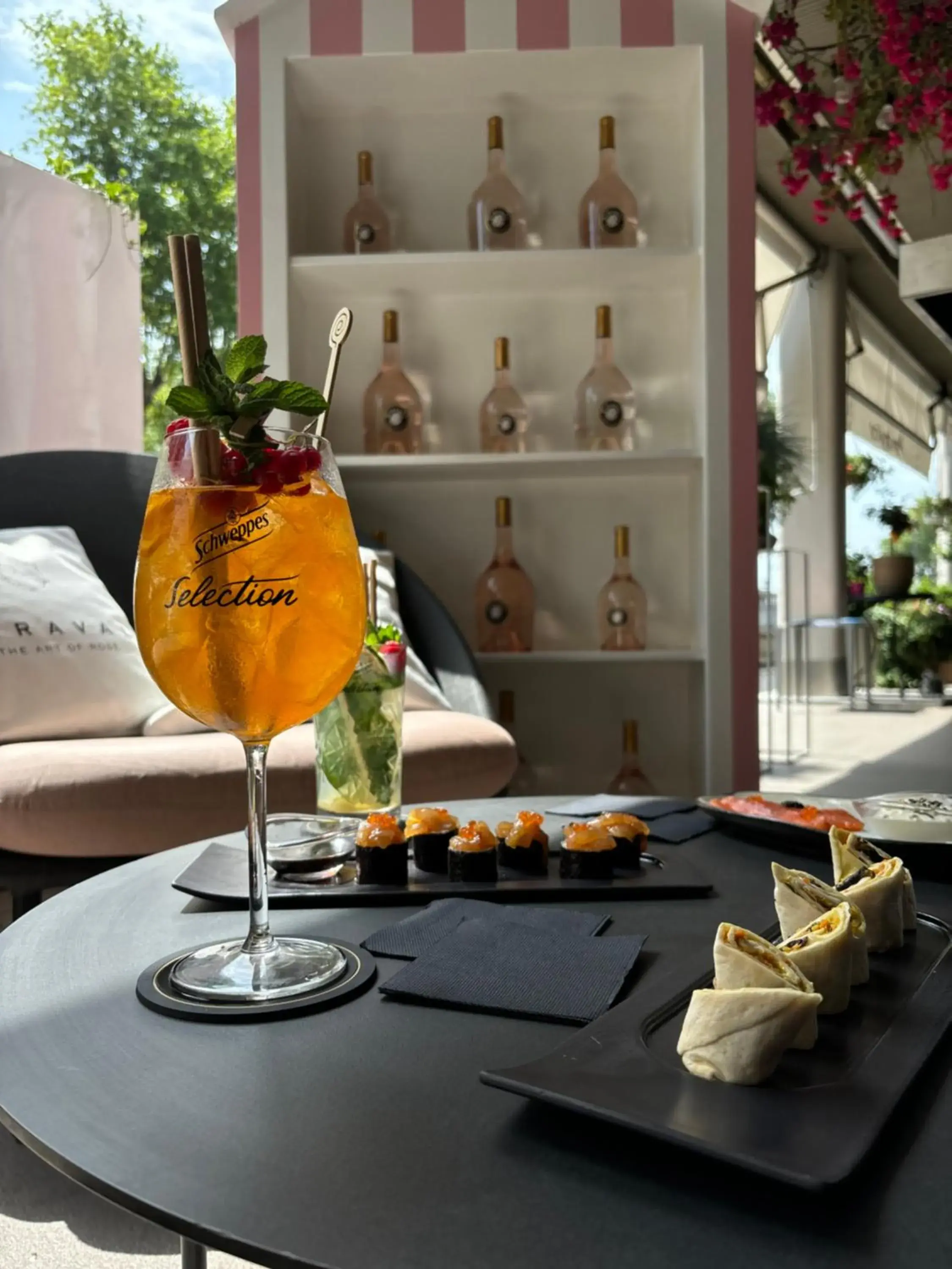 Lounge or bar in Sofitel Lyon Bellecour Lounge or bar in Sofitel Lyon Bellecour