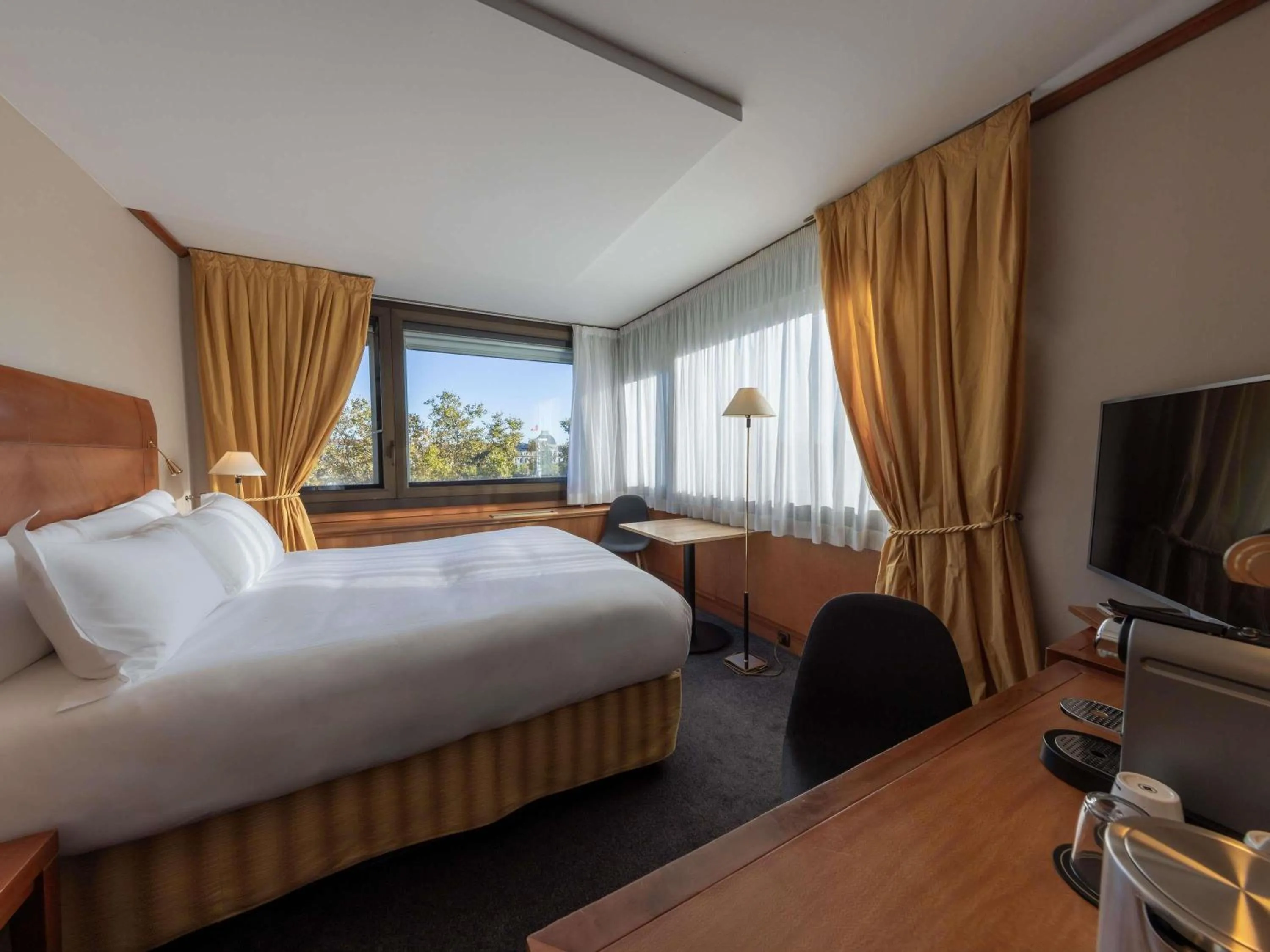 Bedroom, Bed in Sofitel Lyon Bellecour