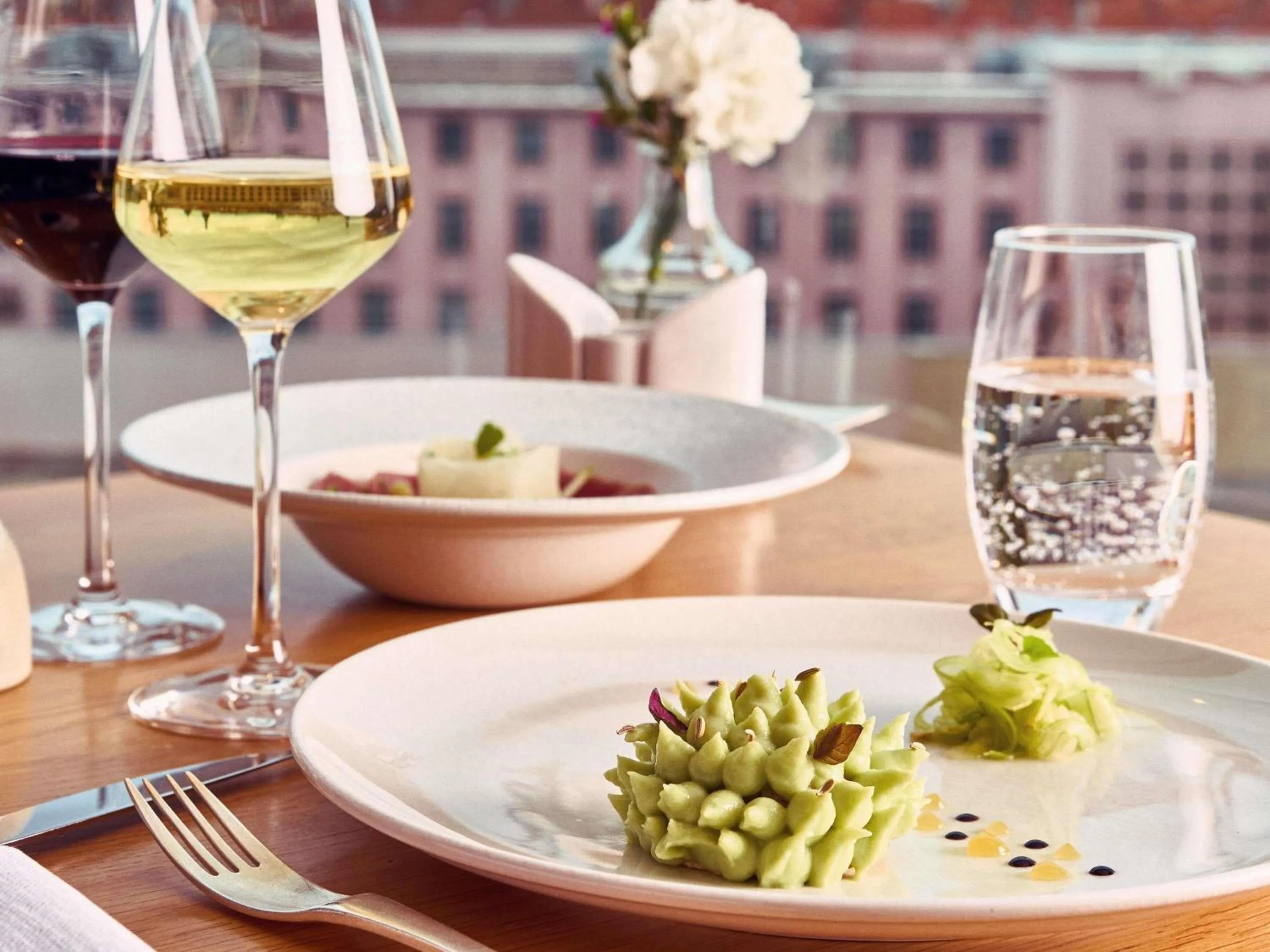 Restaurant/places to eat in Sofitel Lyon Bellecour