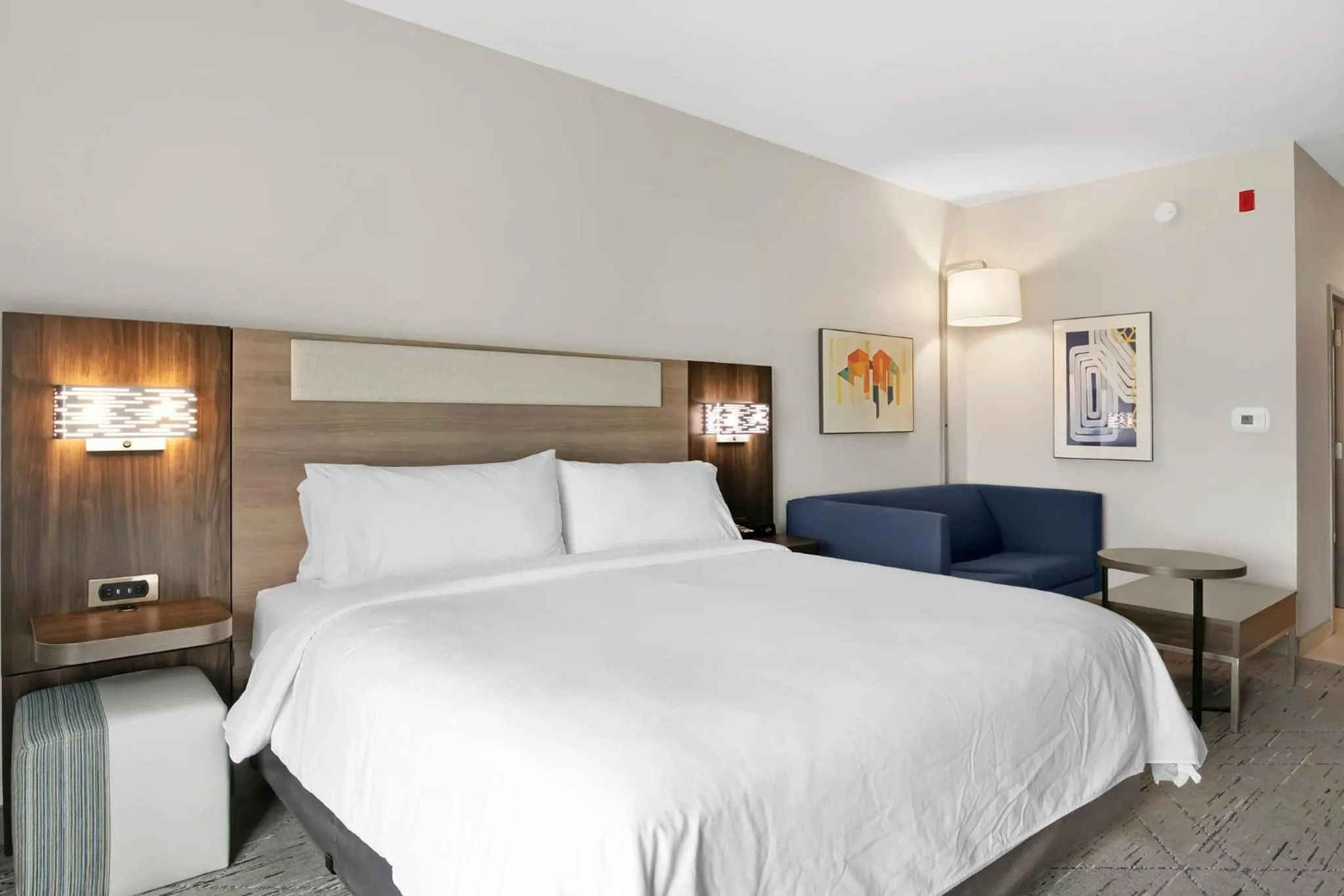 Photo of the whole room, Bed in Holiday Inn Express - Gulfport Beach by IHG