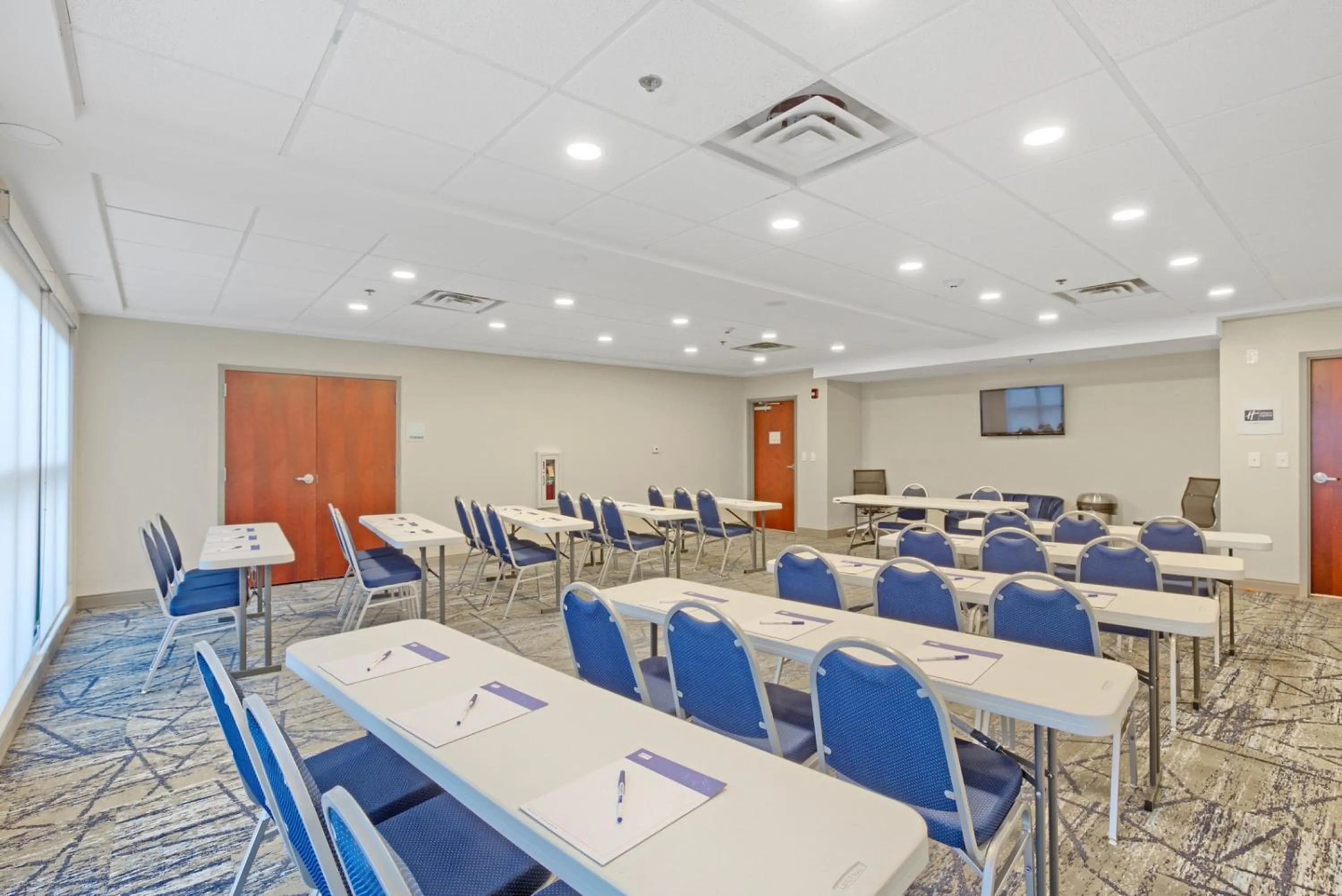 Meeting/conference room in Holiday Inn Express - Gulfport Beach by IHG