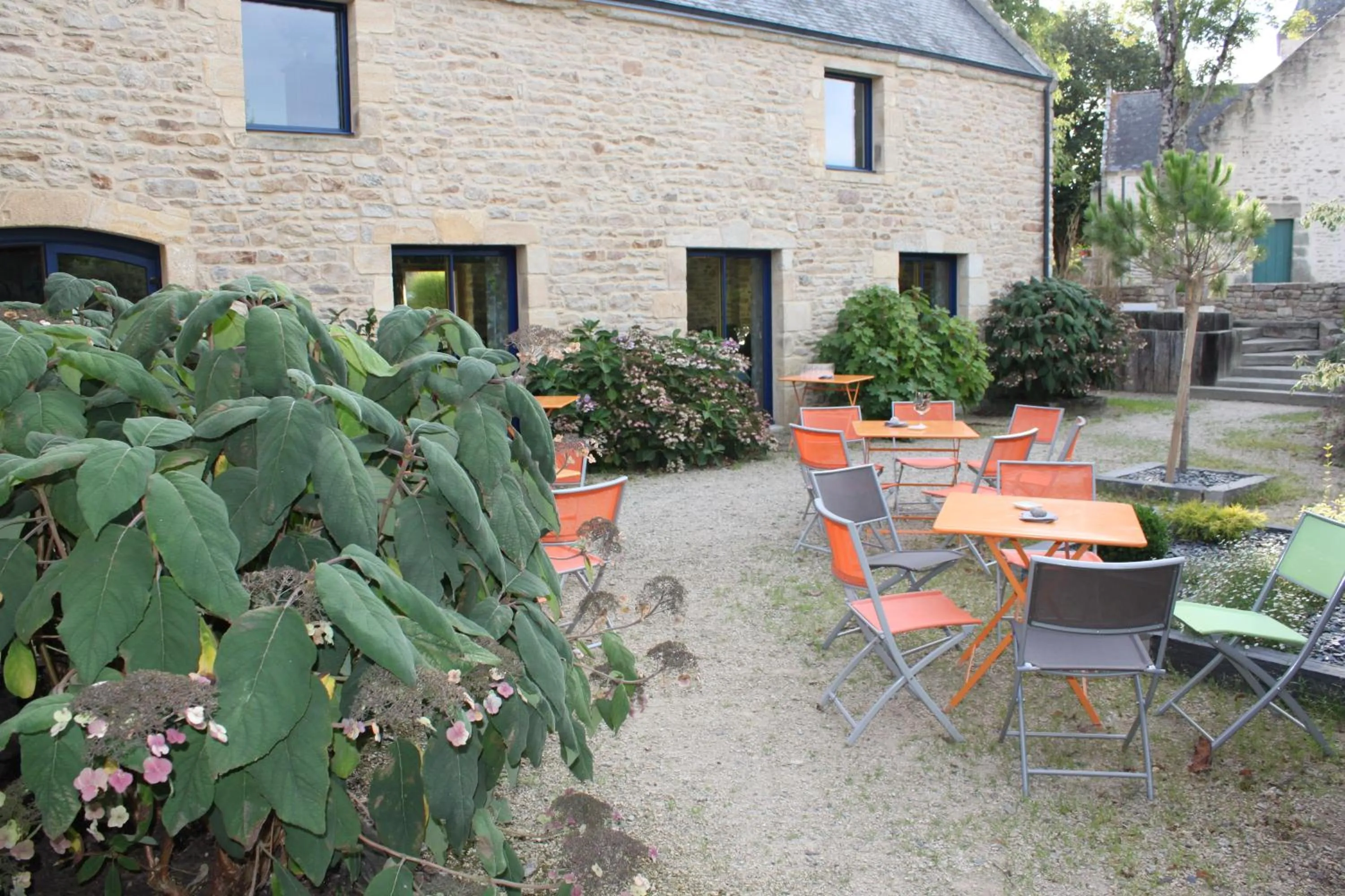 Facade/entrance in Hôtel - Restaurant l'Hortensia