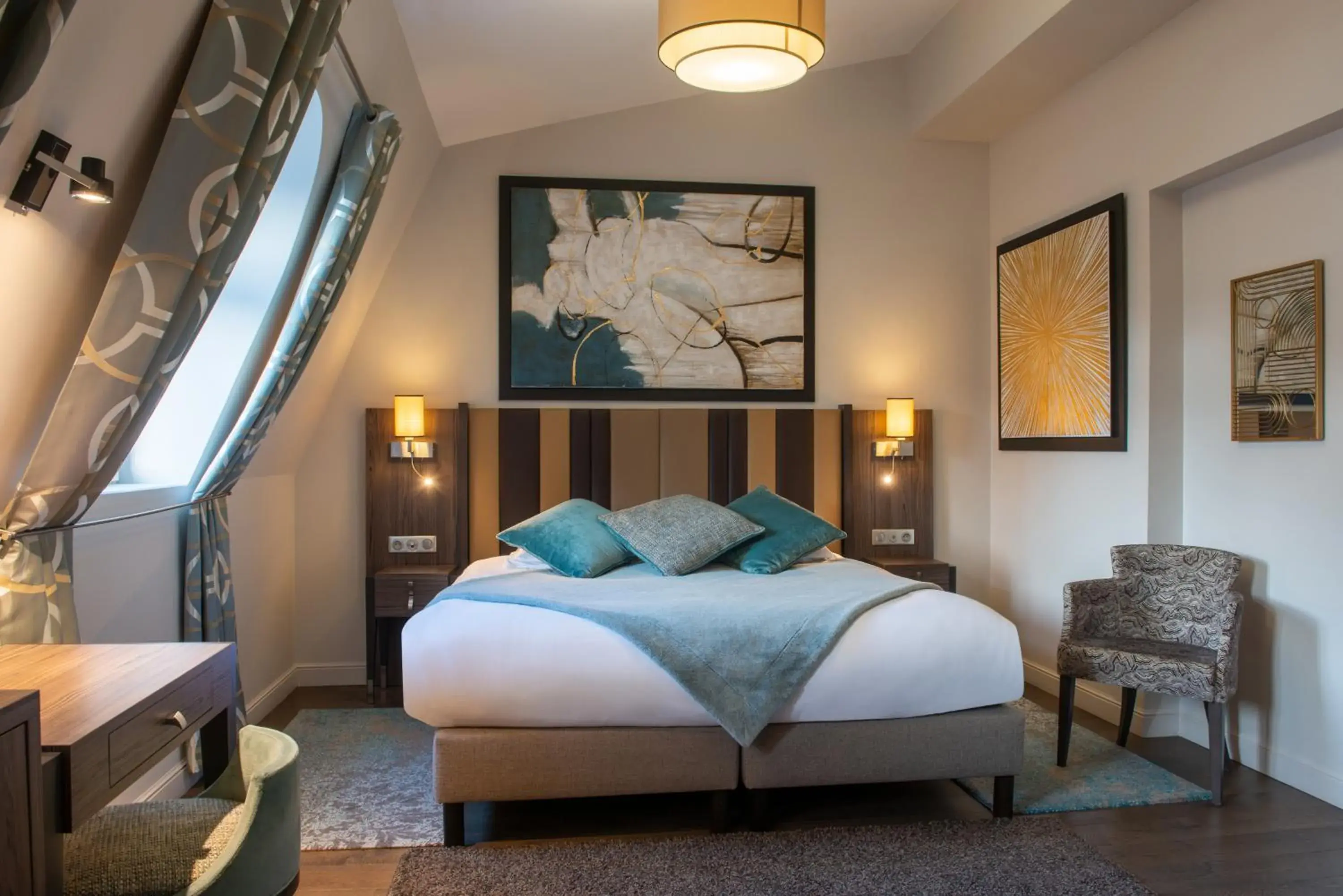 Bedroom, Bed in Régence Etoile Bedroom, Bed in Régence Etoile