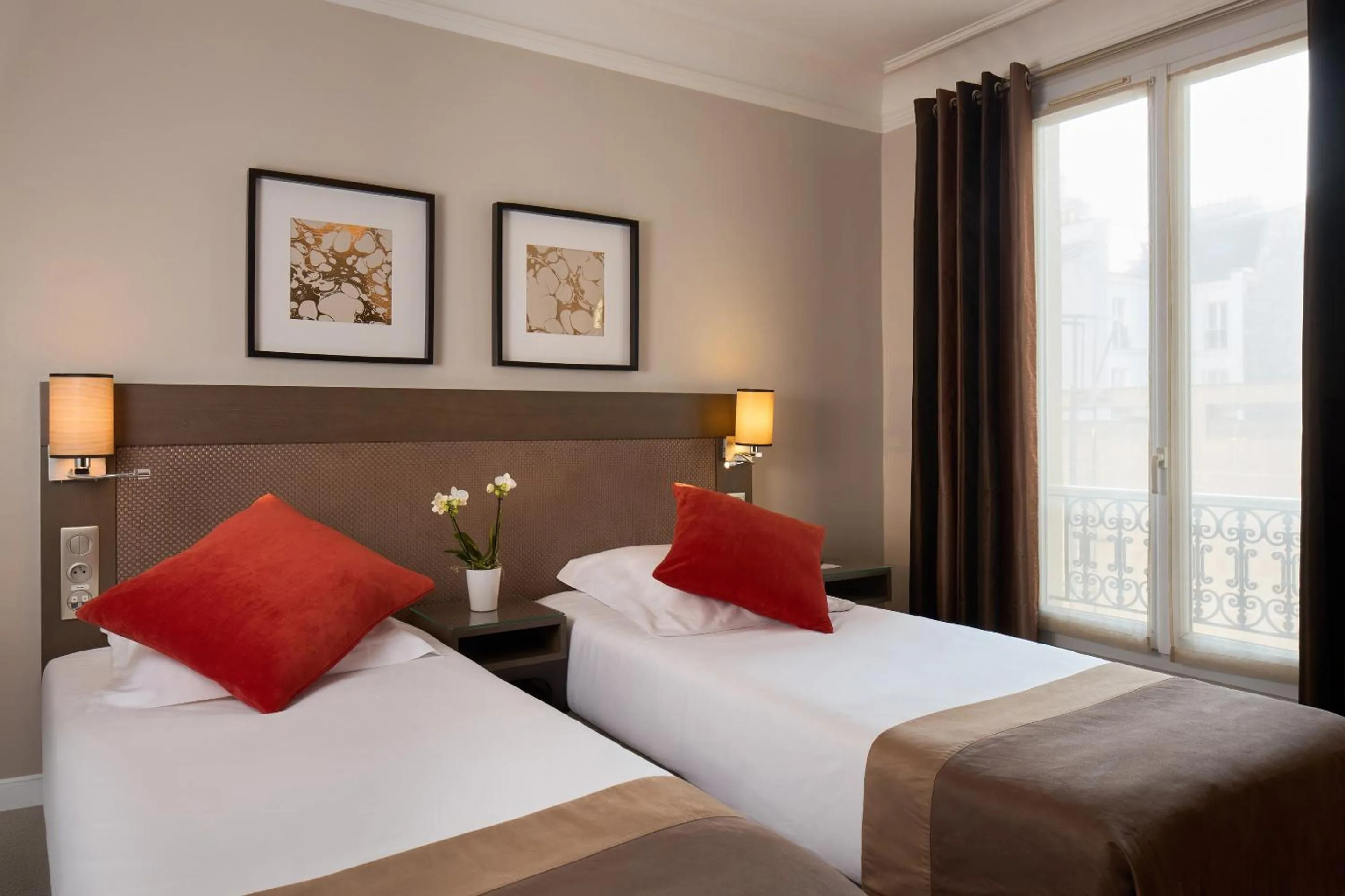 Bedroom, Bed in Régence Etoile