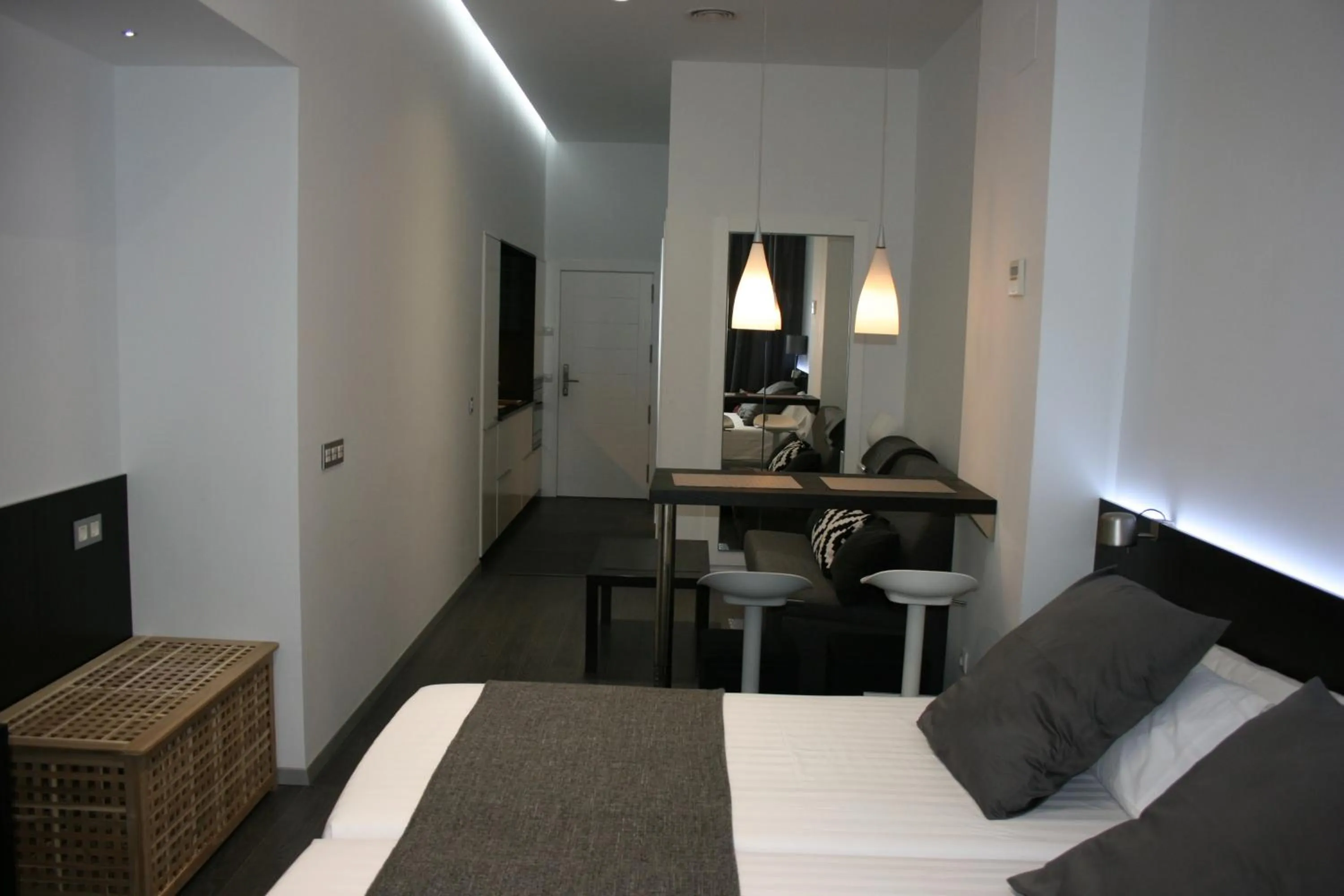 Photo of the whole room, Bed in Mendez Nuñez Alicante