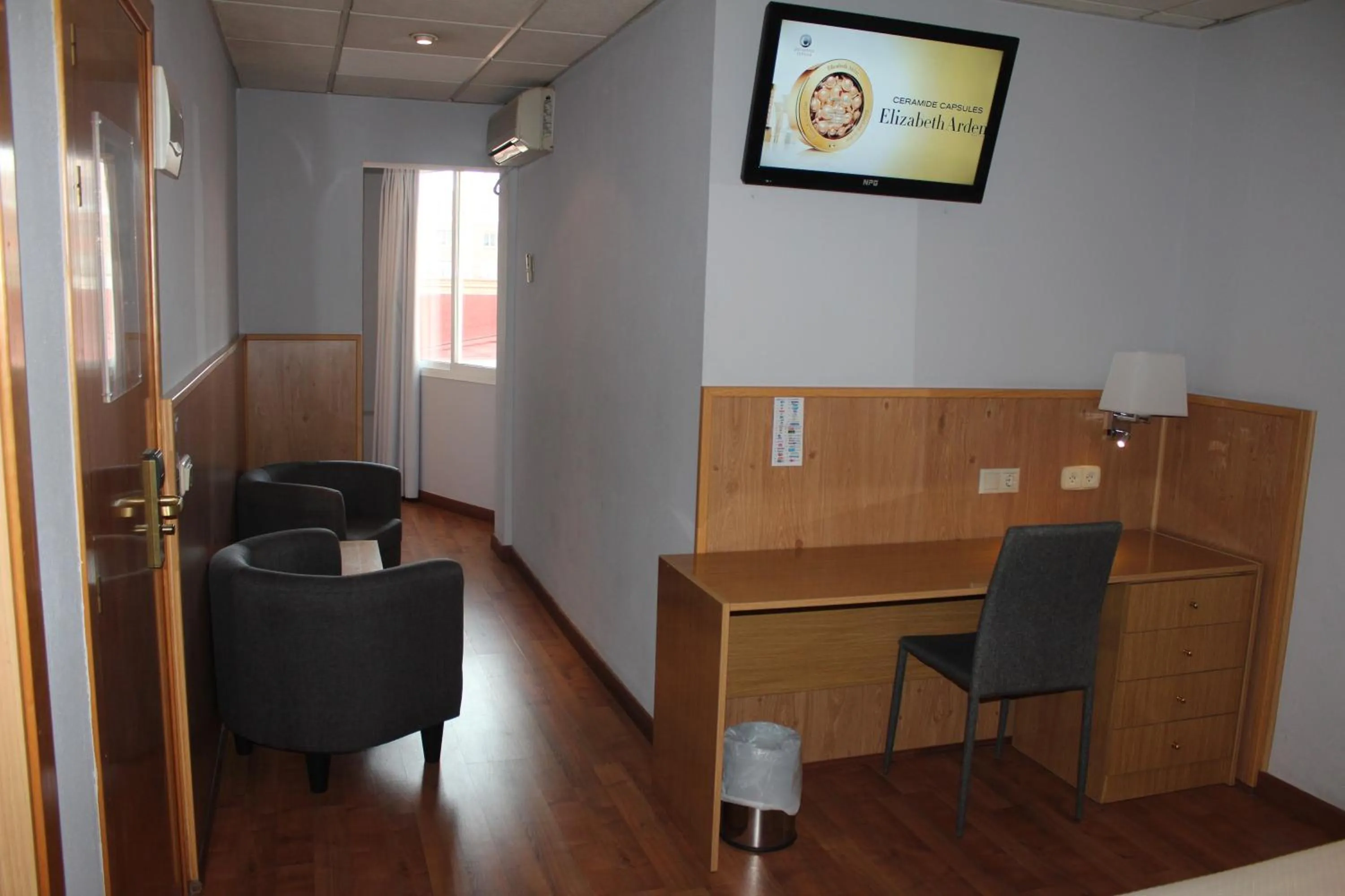 Photo of the whole room in Mendez Nuñez Alicante