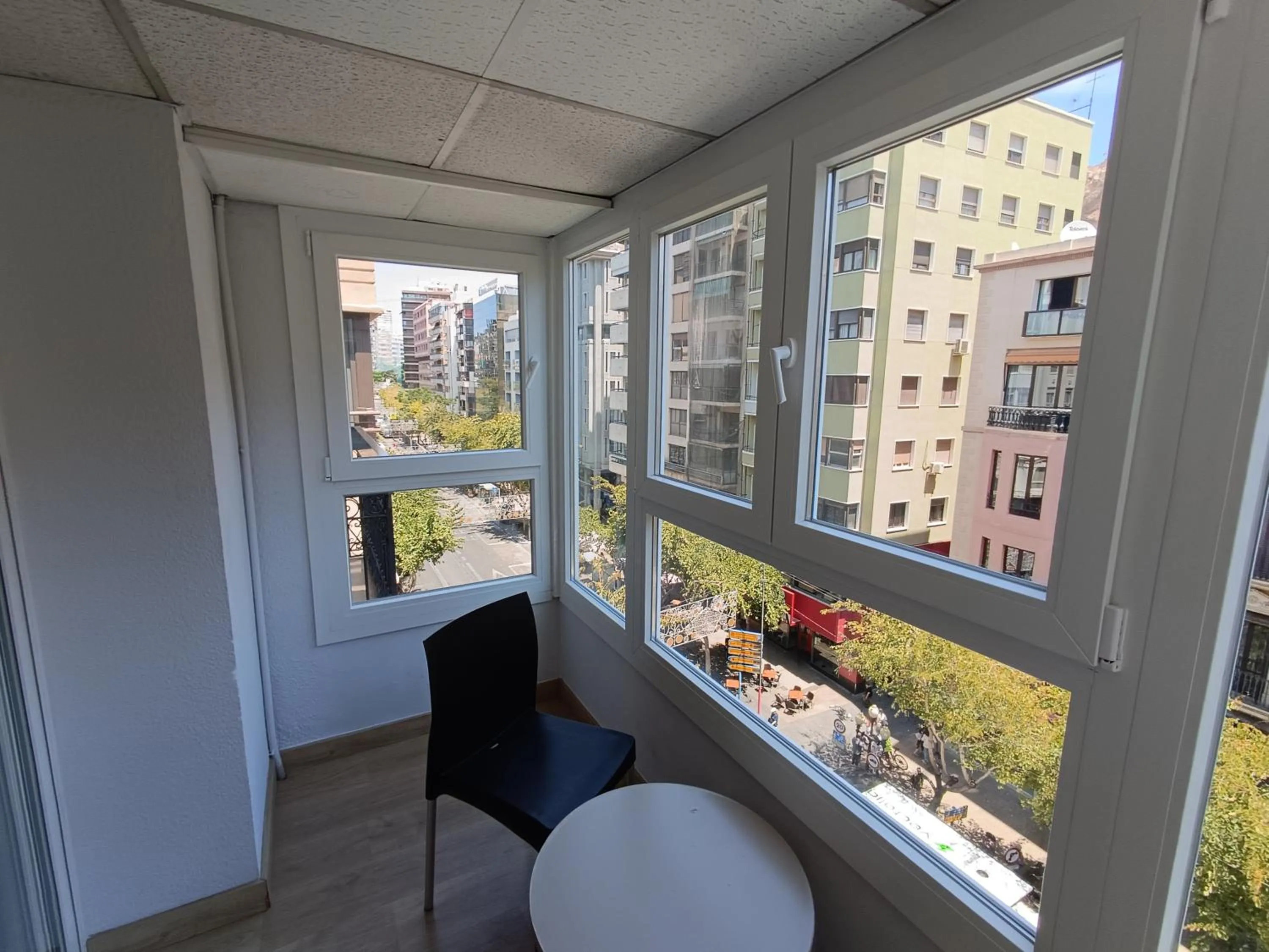 Photo of the whole room in Mendez Nuñez Alicante