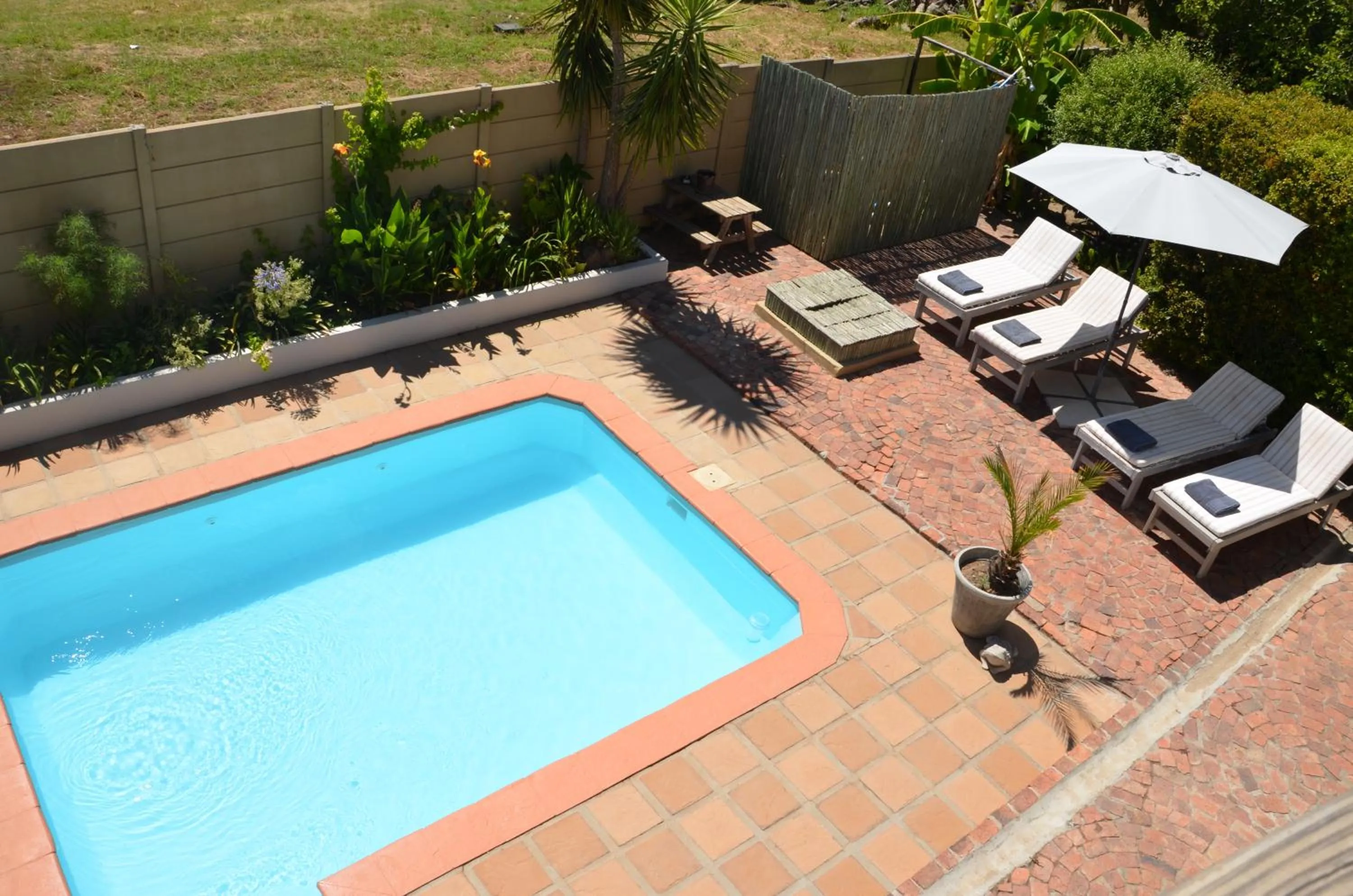 Swimming pool in B&B Sauvignon Country Lodge