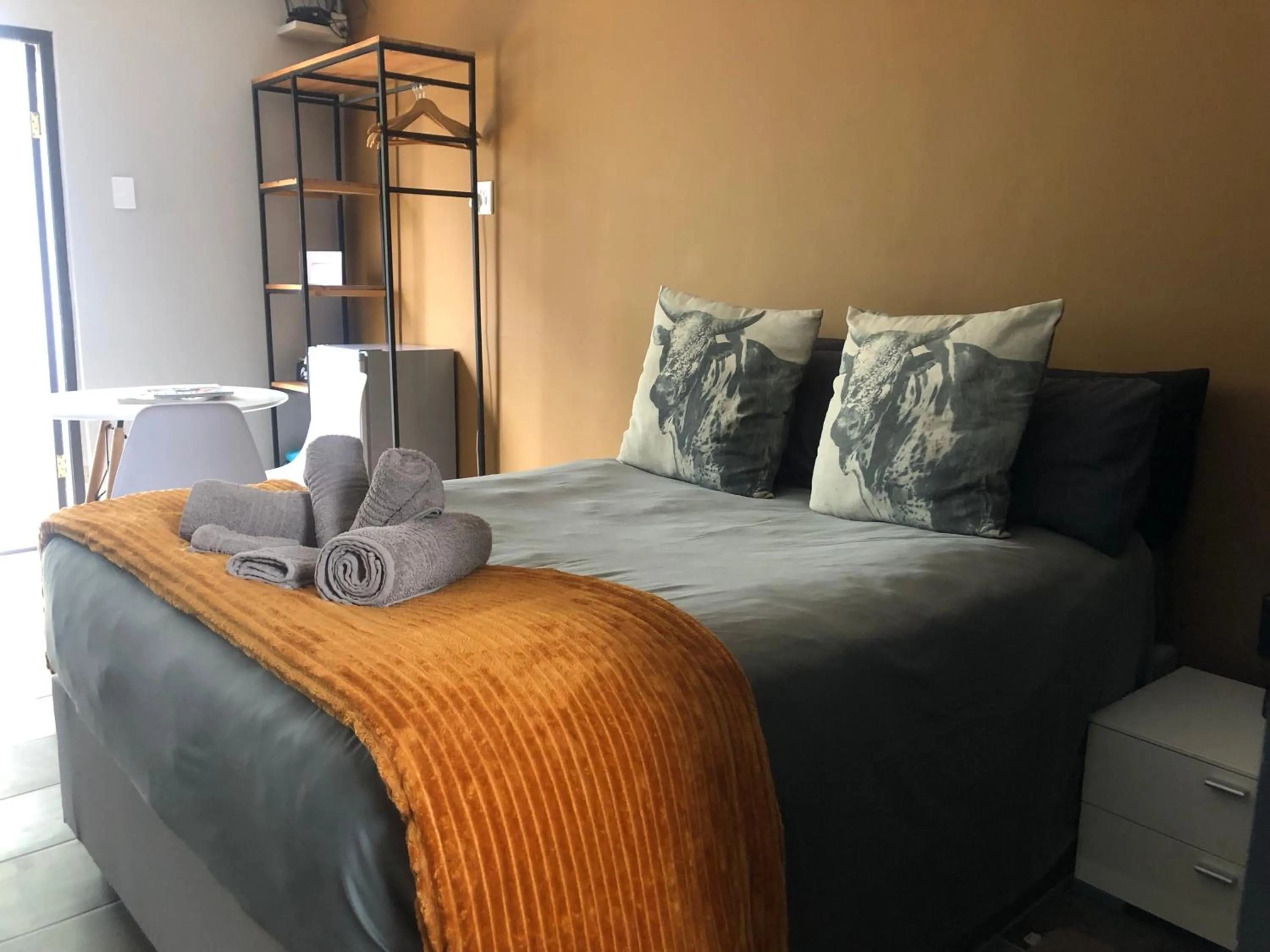 Bed in B&B Sauvignon Country Lodge