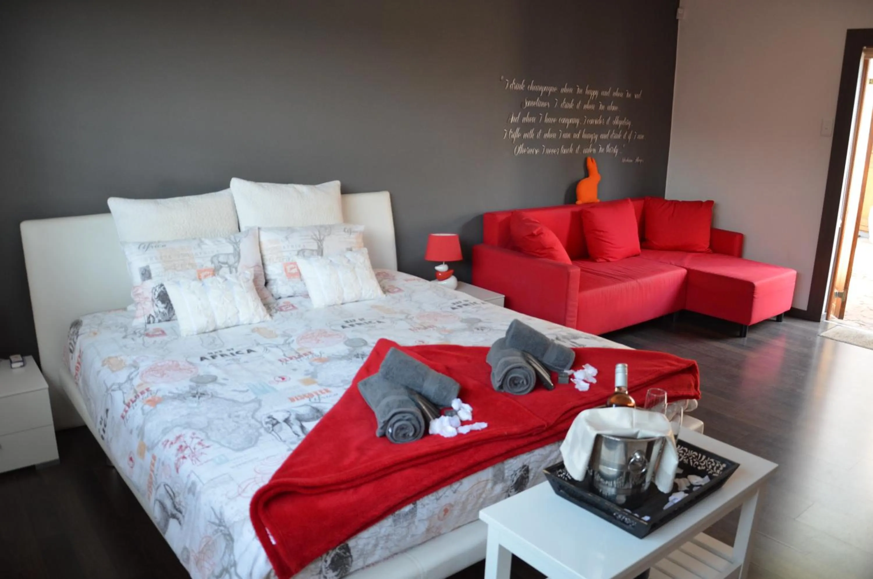 Bed in B&B Sauvignon Country Lodge