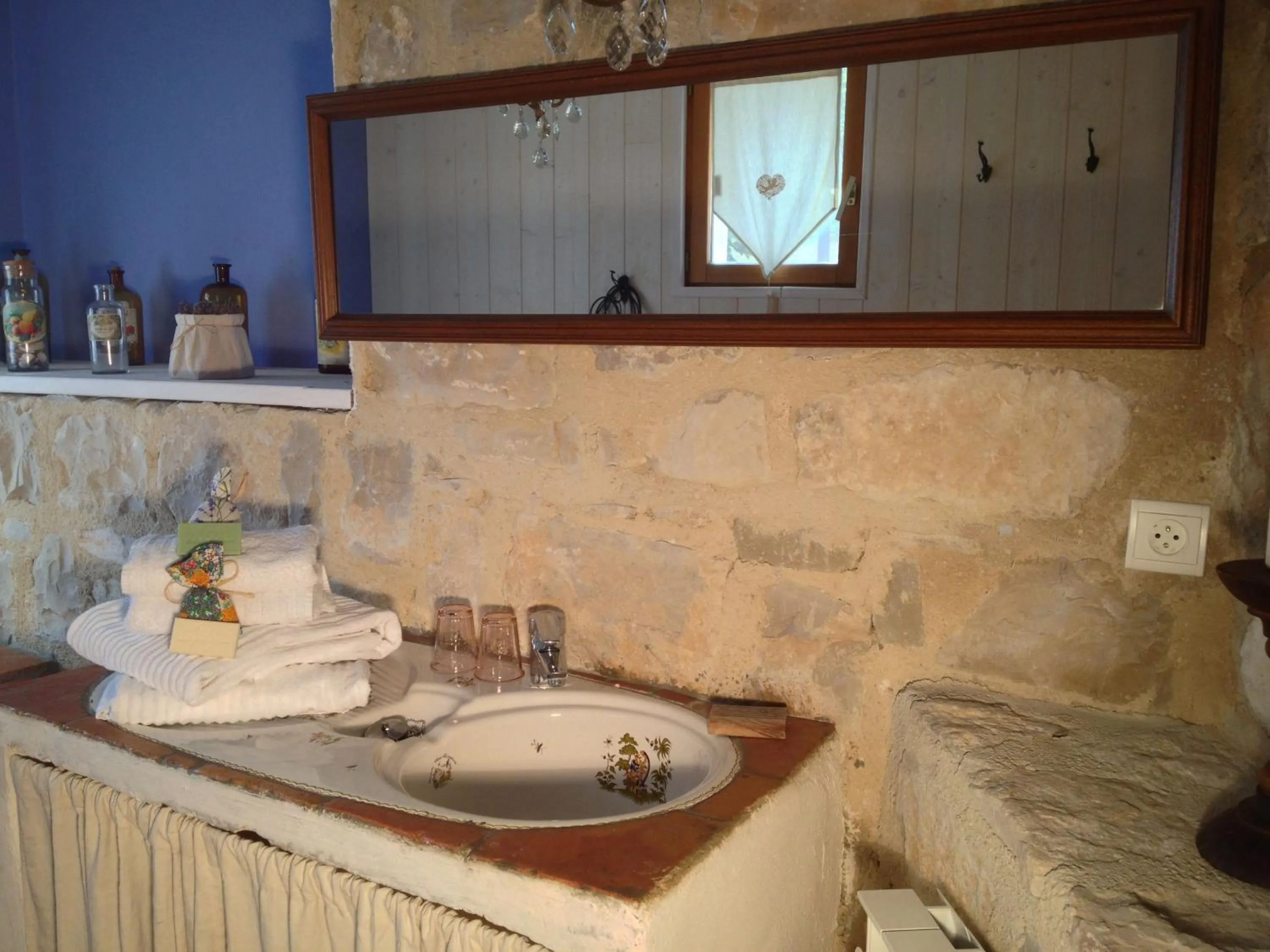 Bathroom in B&B Le Deffends de Redon