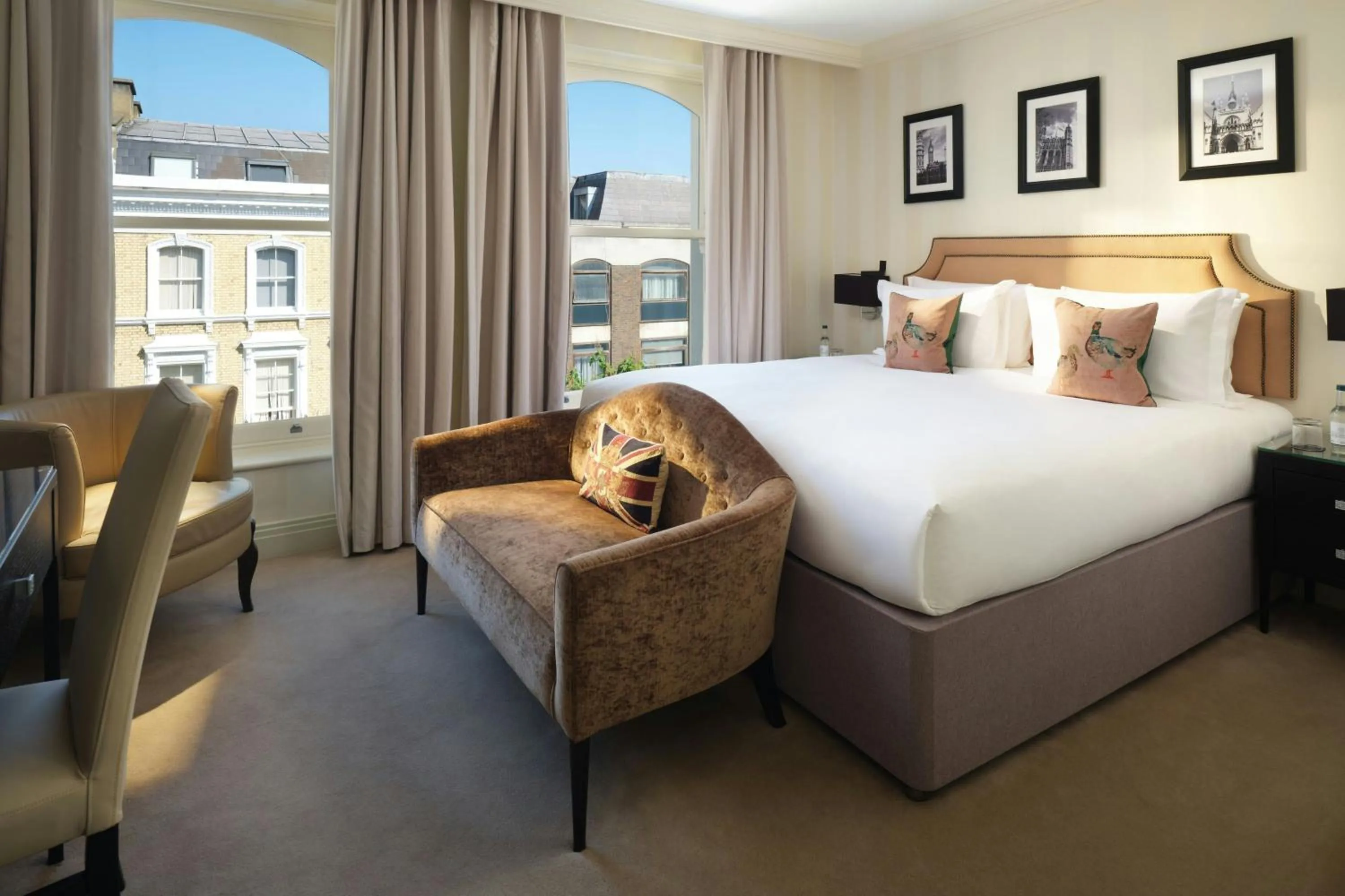 Photo of the whole room, Bed in Hotel Xenia - Autograph Collection