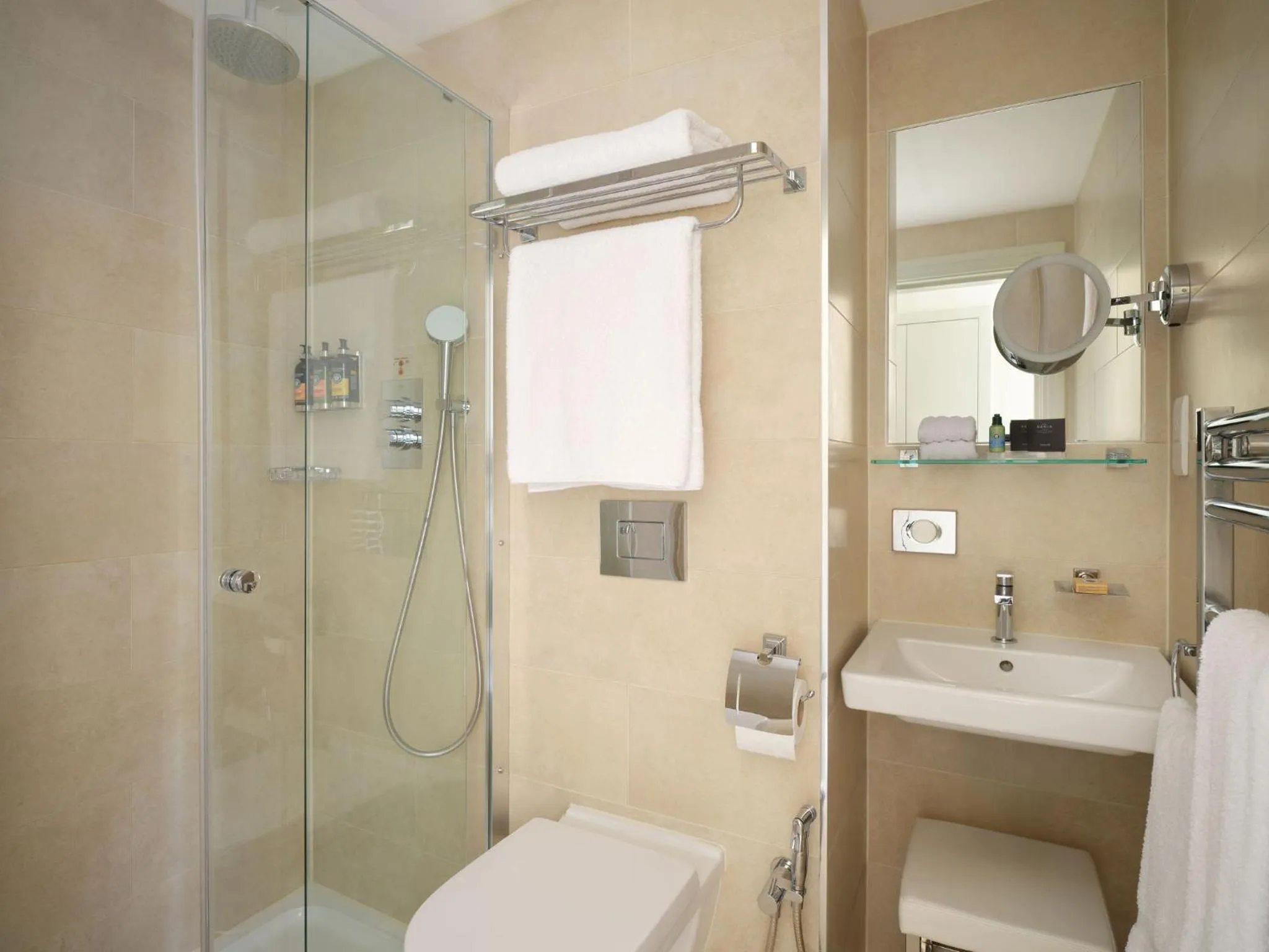 Bathroom in Hotel Xenia - Autograph Collection