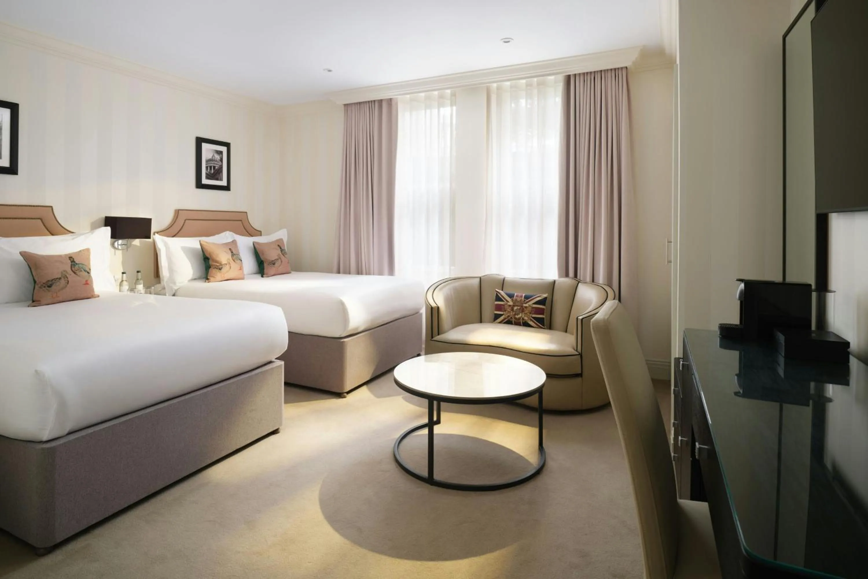 Photo of the whole room, Bed in Hotel Xenia - Autograph Collection