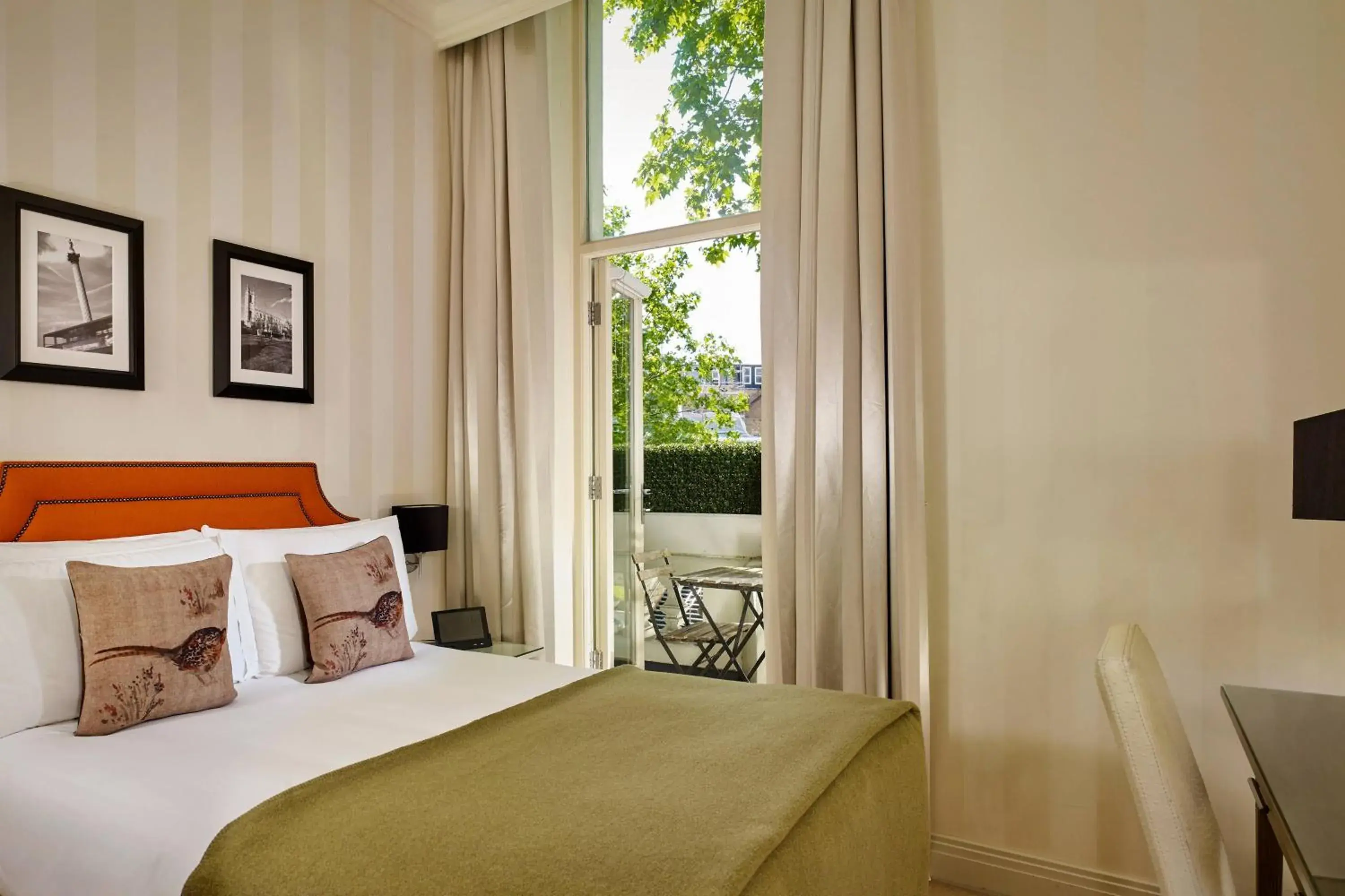 Photo of the whole room, Bed in Hotel Xenia - Autograph Collection Photo of the whole room, Bed in Hotel Xenia - Autograph Collection