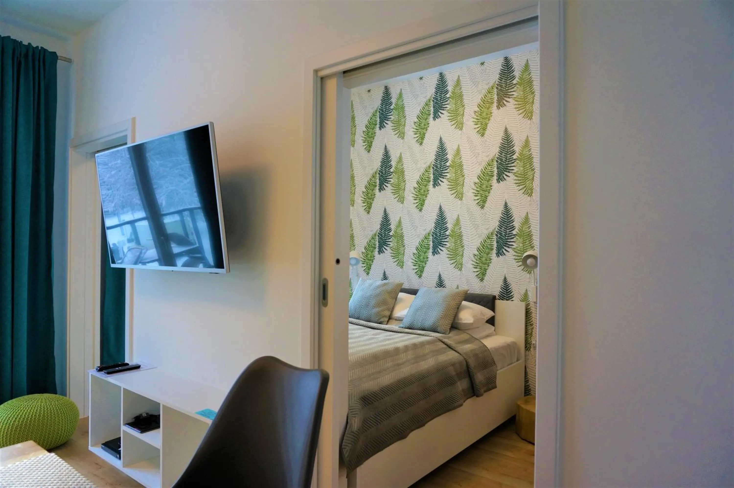 Communal lounge/ TV room, Bed in Enklawa Białowieska Forest & Spa